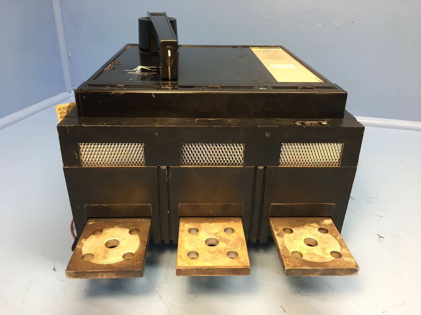 Square D PCF362500DC1680 2500A DC Circuit Breaker w Aux & UVR PCF362500 2500 Amp