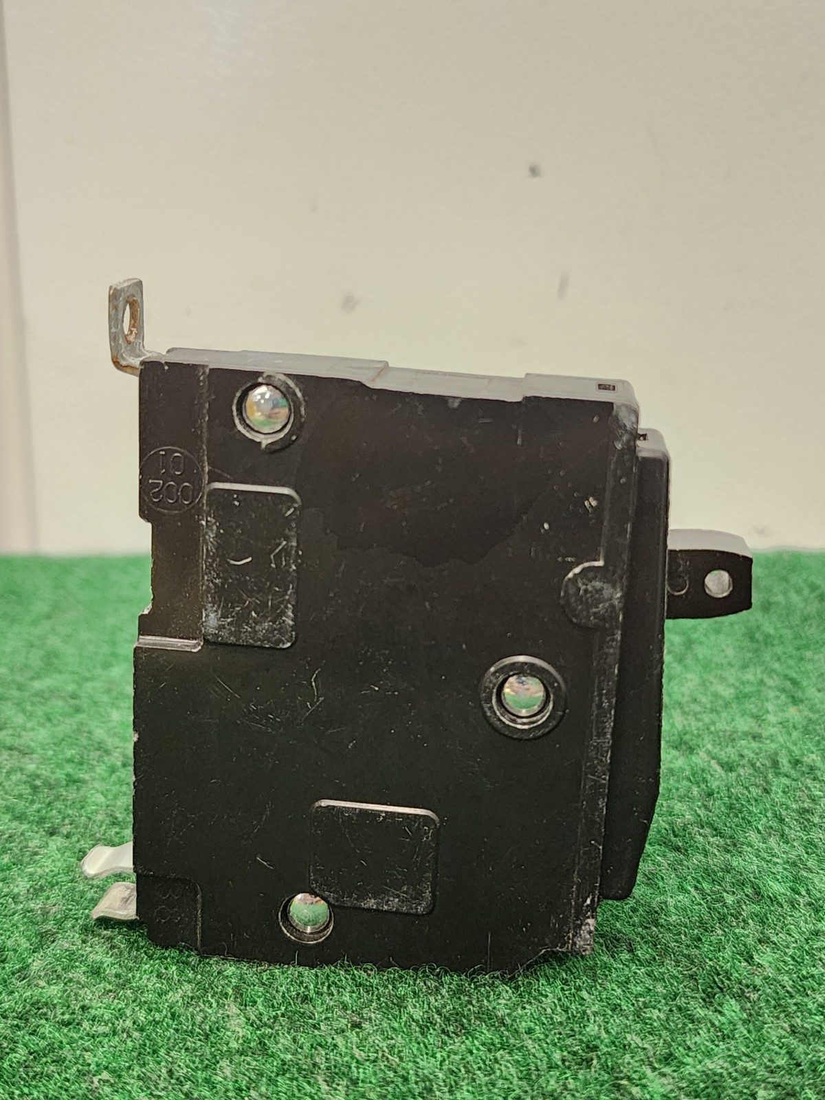 (11) Square D QOB120VH 20 Amp Single Pole 120 Volt 22kA Bolt-On Circuit Beaker