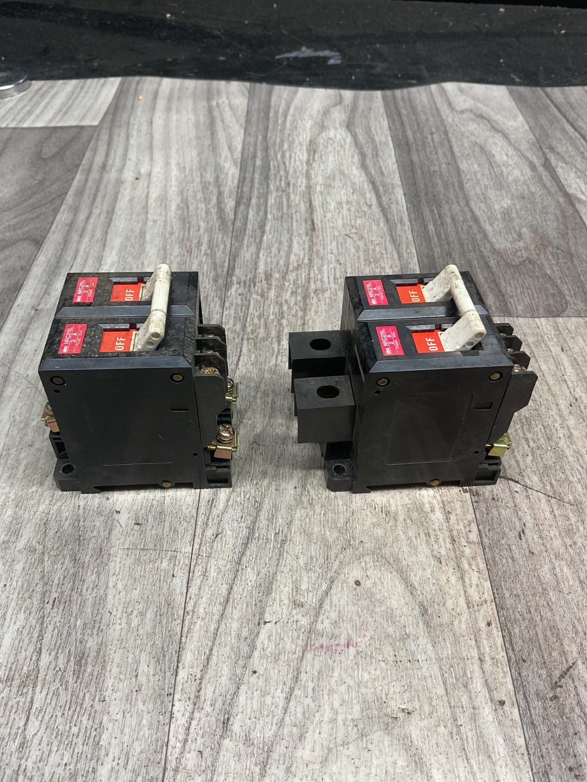 idec NRC 211L – 2-Pole Circuit Breaker Max V 220V – 2 amp * Lot of 2* #4206A20