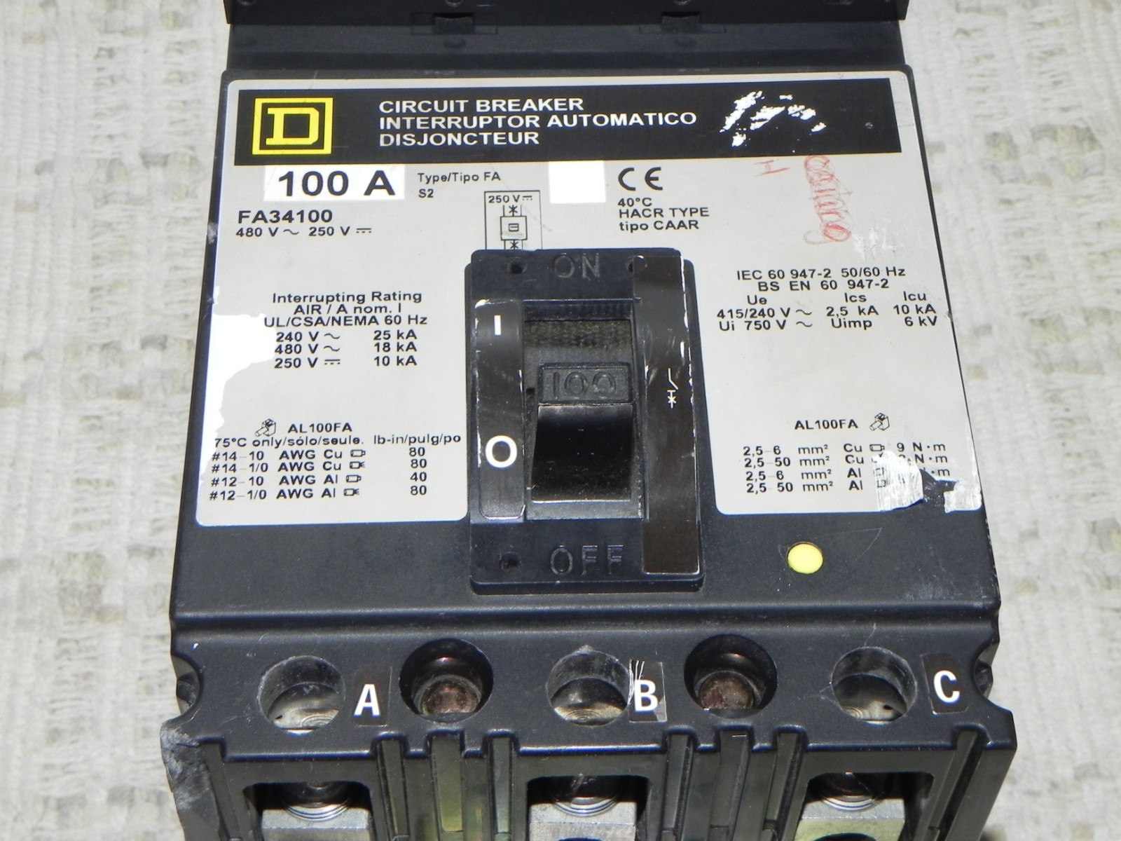 Square D FA34100 Circuit Breaker, 100 Amps. Voltage Rating: 480 VAC / 250 VDC.
