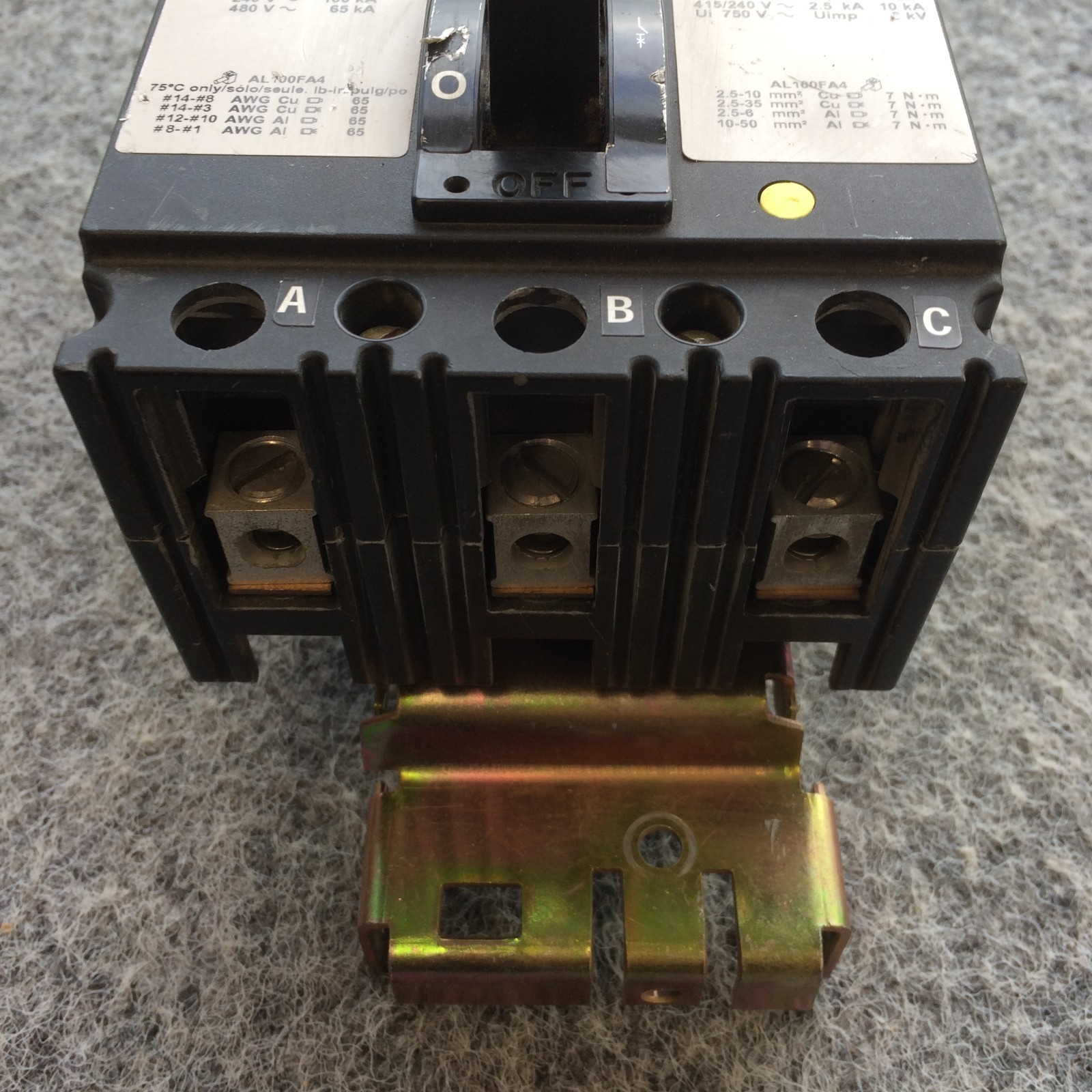 NEW TAKEOUT Square D FC34060 Circuit Breaker 60 Amp 3 Pole 480 Vac