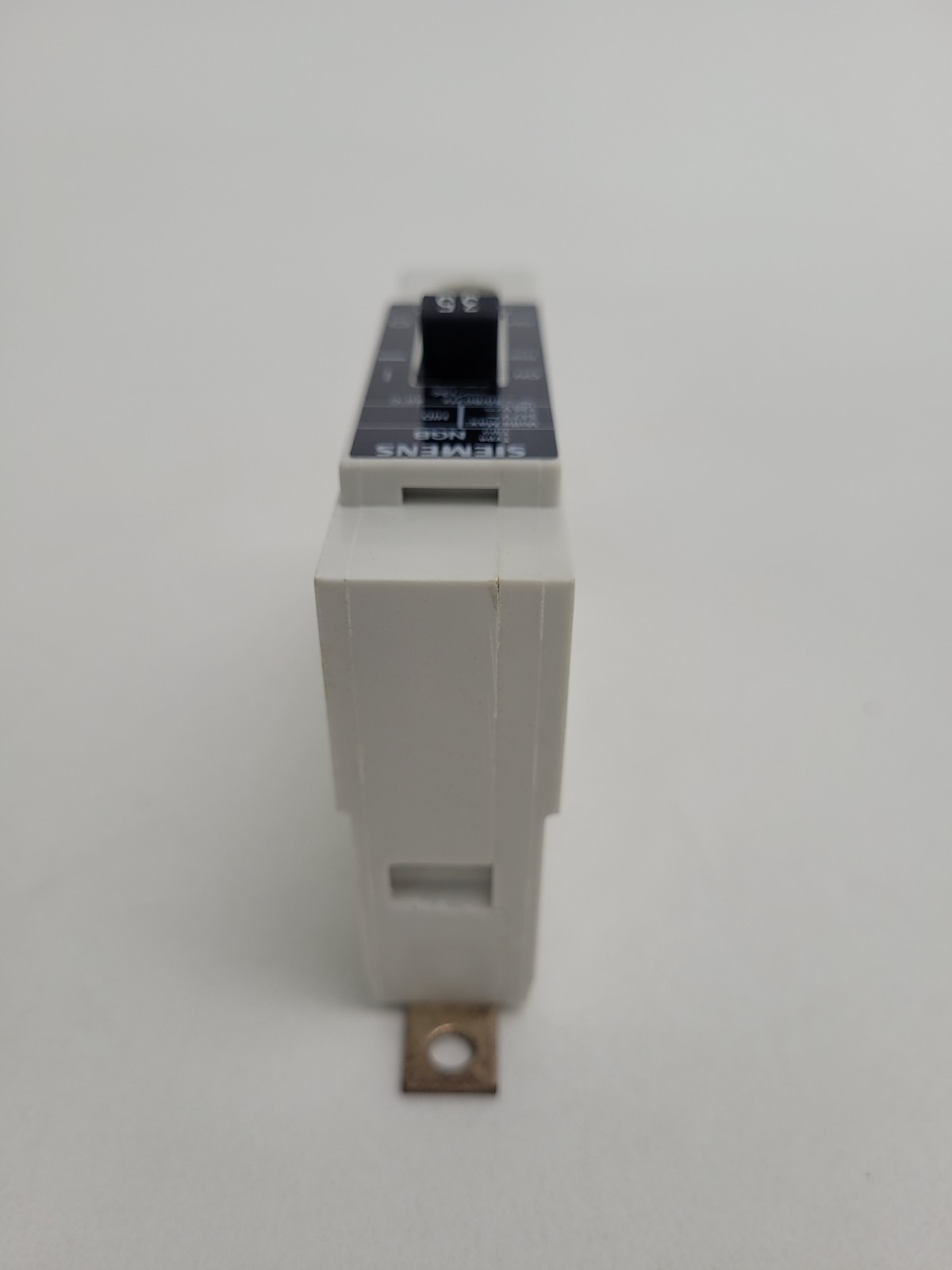 NGB1B035B Siemens 35 Amp 480 Volt 25kA Circuit Breaker – Next Day Option – New