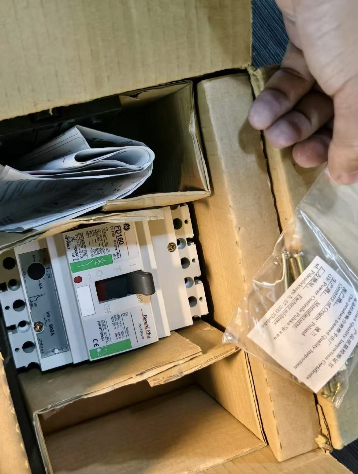 GE universal molded case circuit breaker from the United States FDH36TD080GD