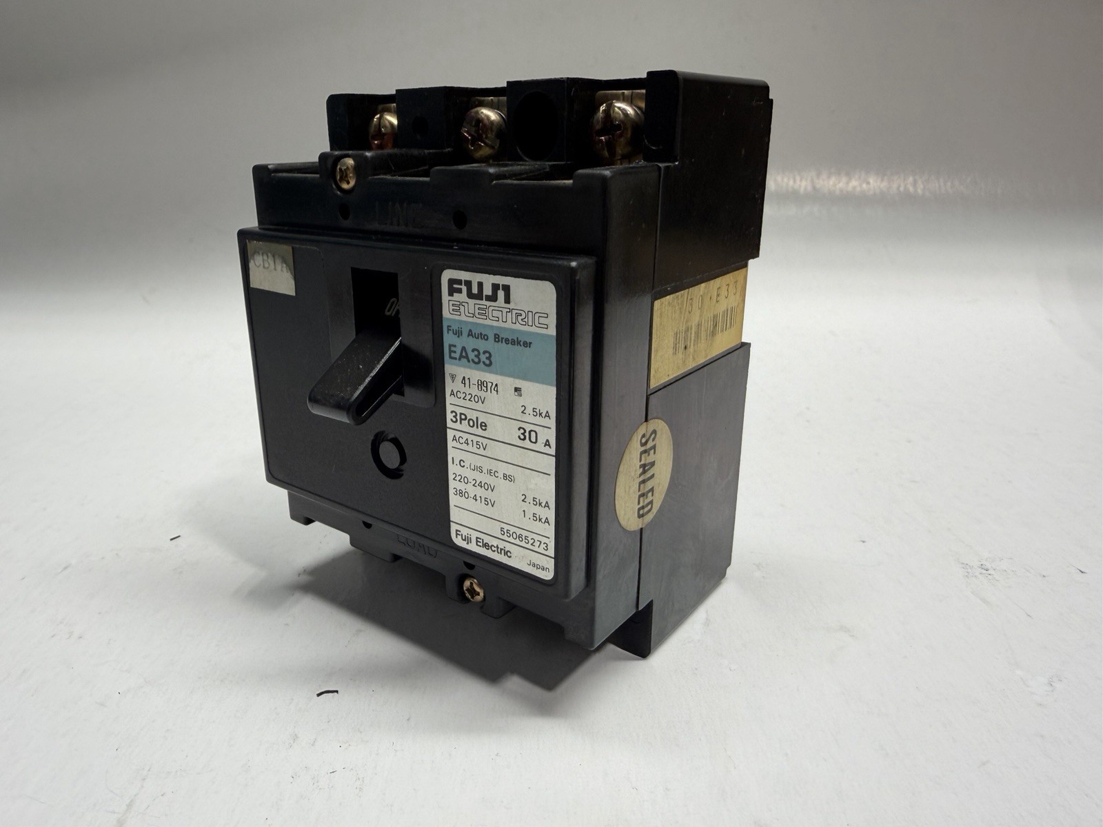 Fuji Electric EA33 Auto Breaker 30A 3-Pole MCCB Circuit Breaker 220V 415V Japan