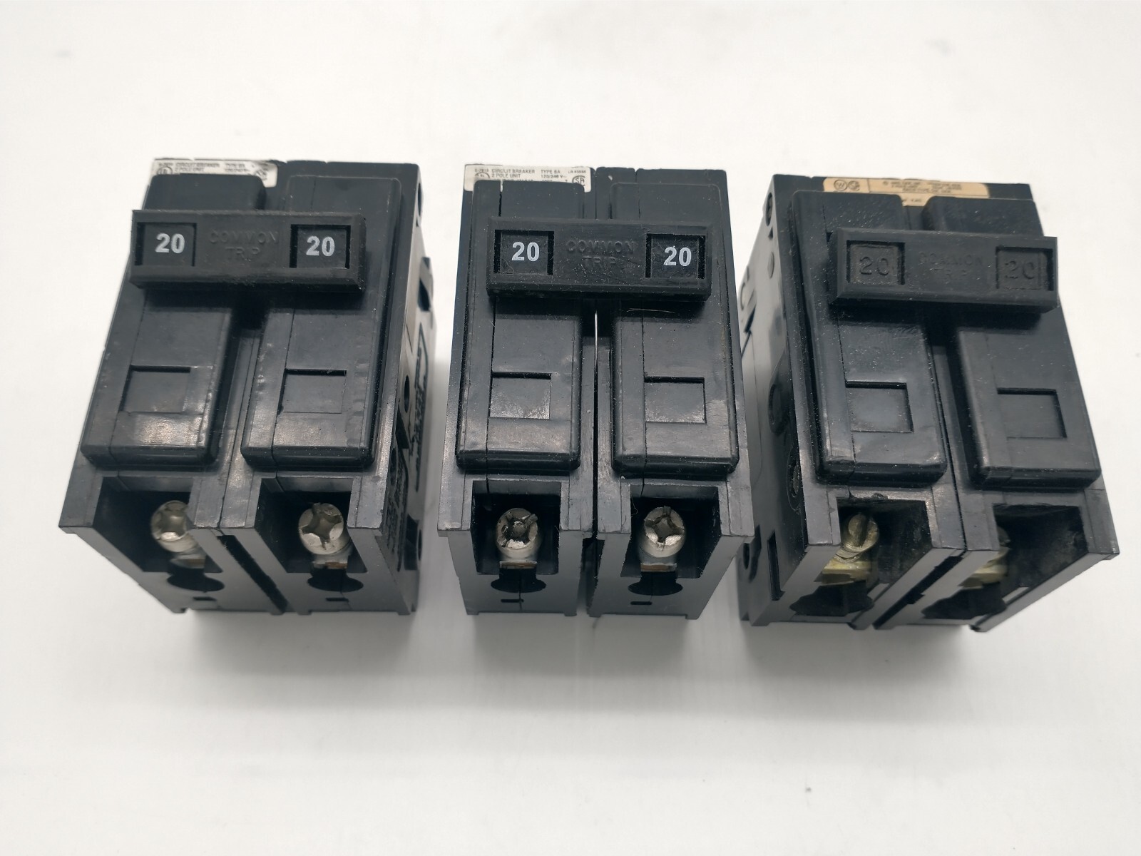 EATON BAB2020 BREAKER 2POLE 20A 120/240V TESTED AND READY TO BE SHIPPED