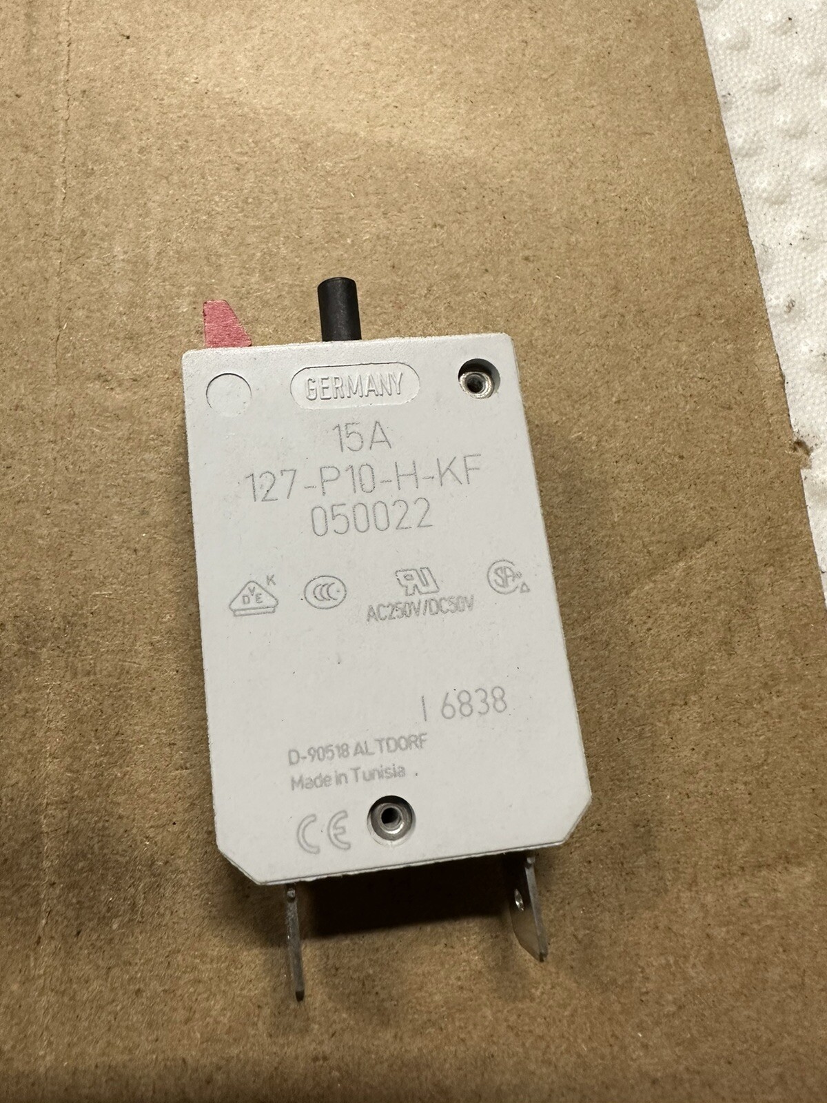 New E-T-A 15 Amp 250VAC-28VDC Resettable Circuit Breaker 127-P10-H-KF 15AMP