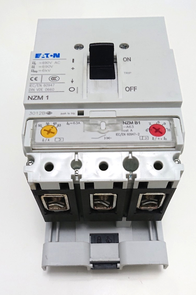 Eaton Moeller NZM 1 63A Circuit Breaker + Busbar Adapter XAD160