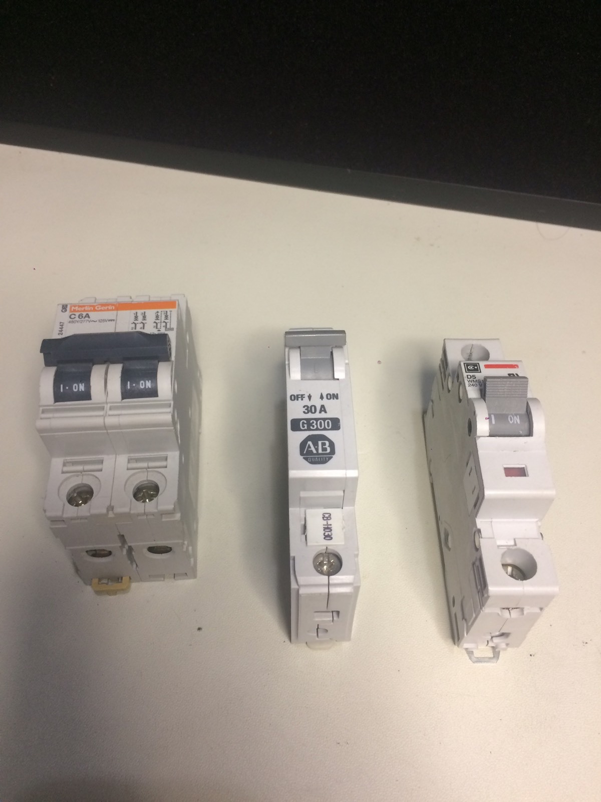 Merlin Gerin Breaker Multi9 C60 C6A, 1492-CB1 G300 & WMS1D05 Breakers