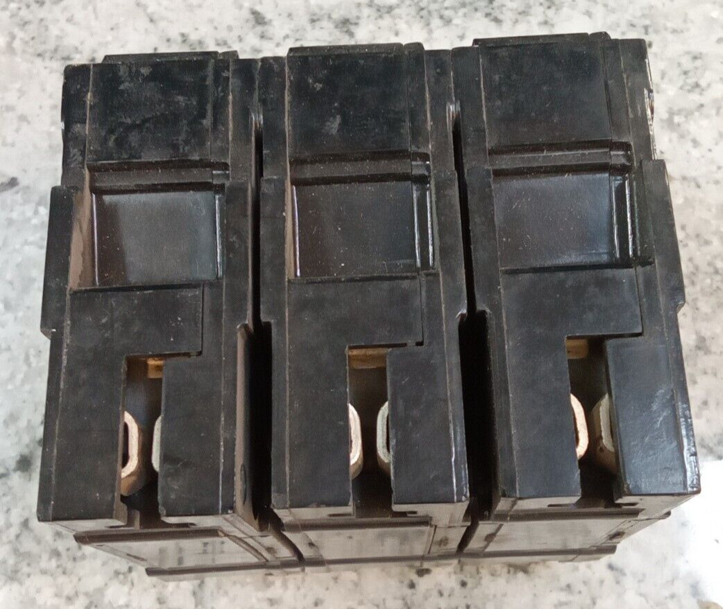 GE/ BREAKER/ TQL32030 /3 Pole /30A /240V/ GROVE/Plug In /TQL-AC/USE(L167