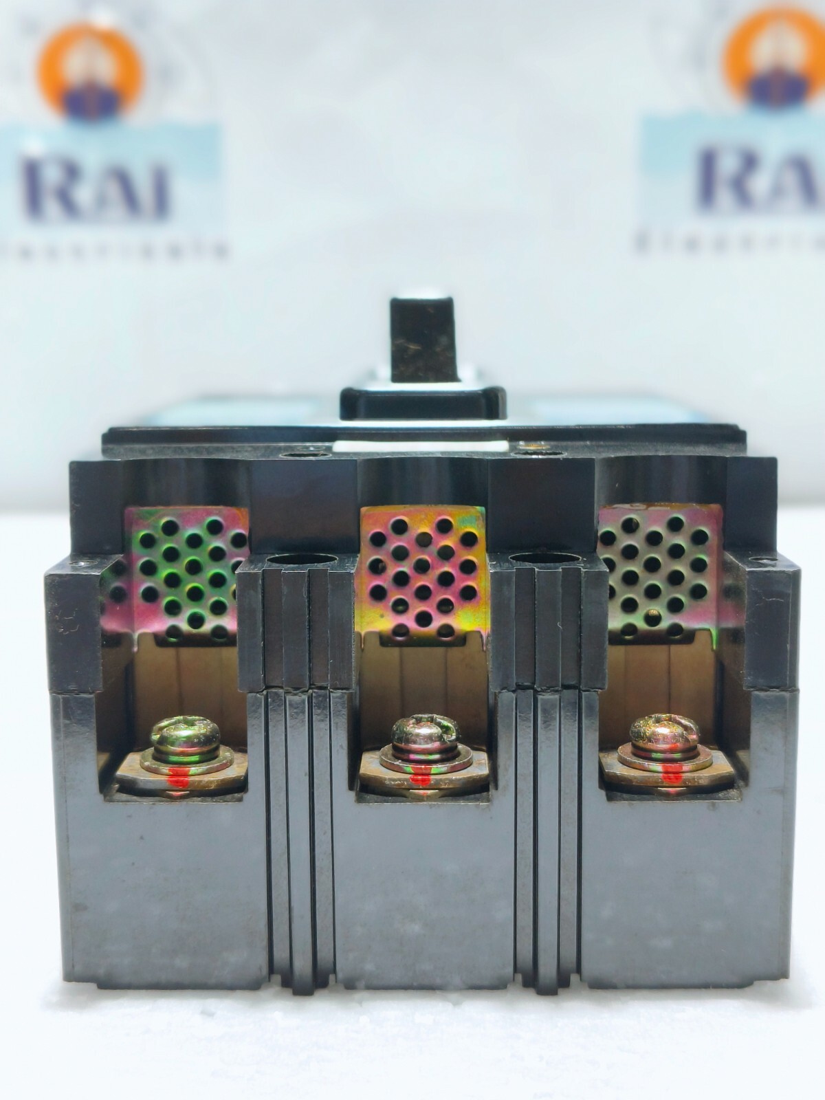 HYUNDAI HBS-63C, 20A, CIRCUIT BREAKER 60AF AC440V 7.5KA MCCB 3P (Free Shipping)