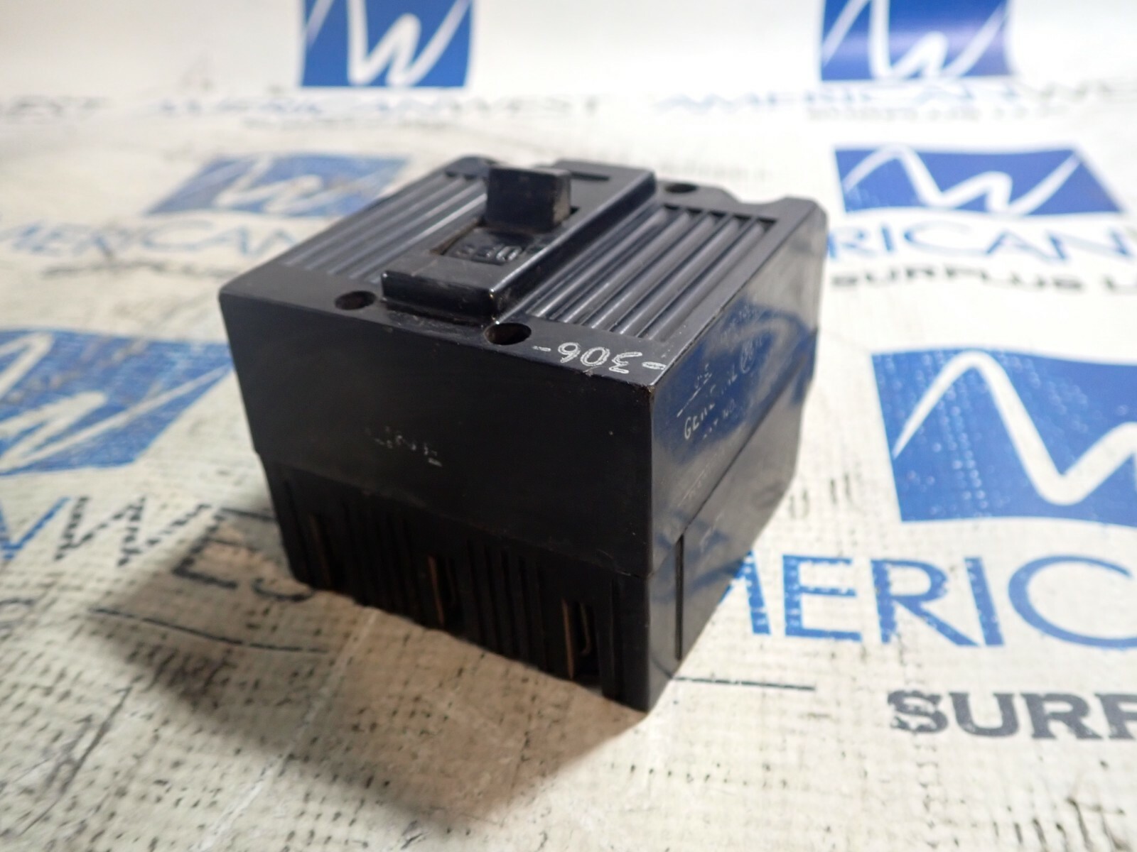 GE TQL Plug in Circuit Breaker TQL32050 50 amp 3 pole 240 volt