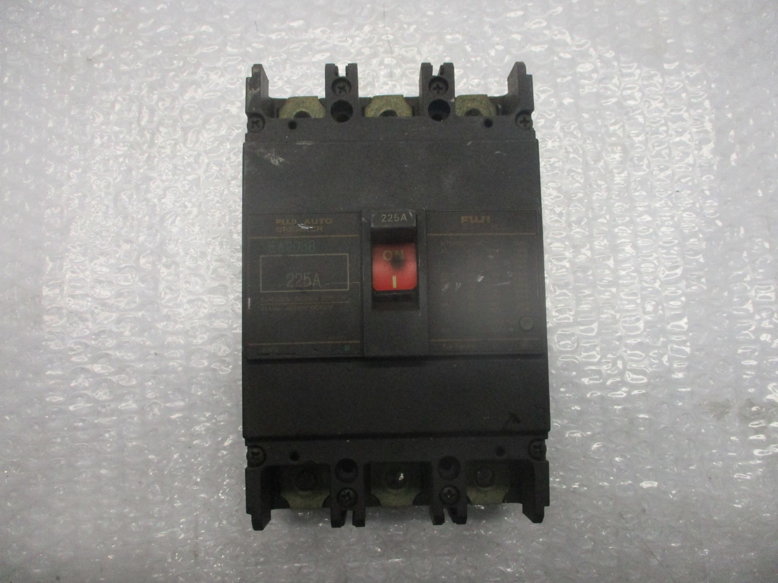 FUJI EA203B BREAKER 3 POLE 225AMP UNMP