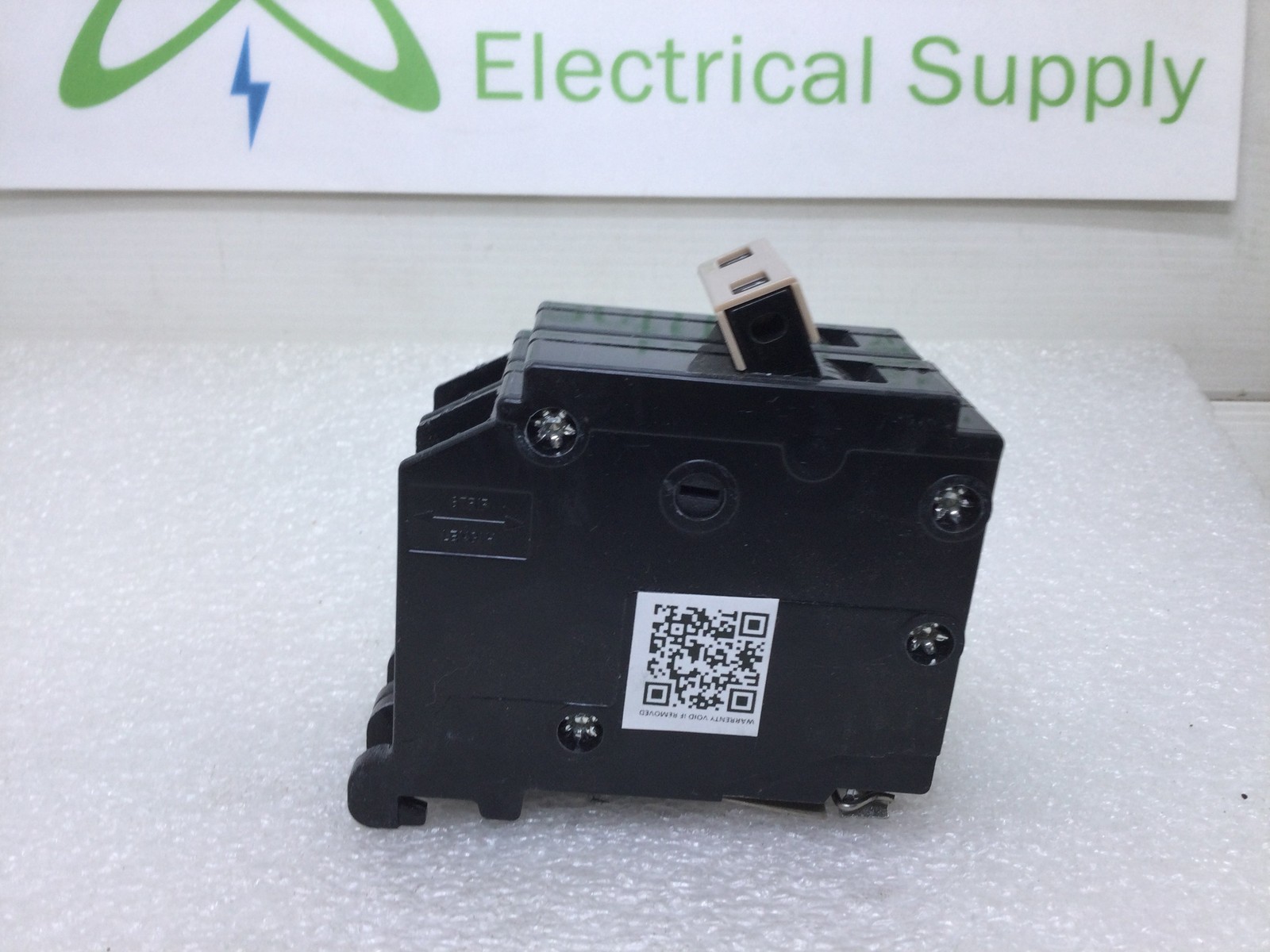 Cutler Hammer CH2100 100 Amp 2 Pole 120/240v Circuit Breaker – Plastic Foot