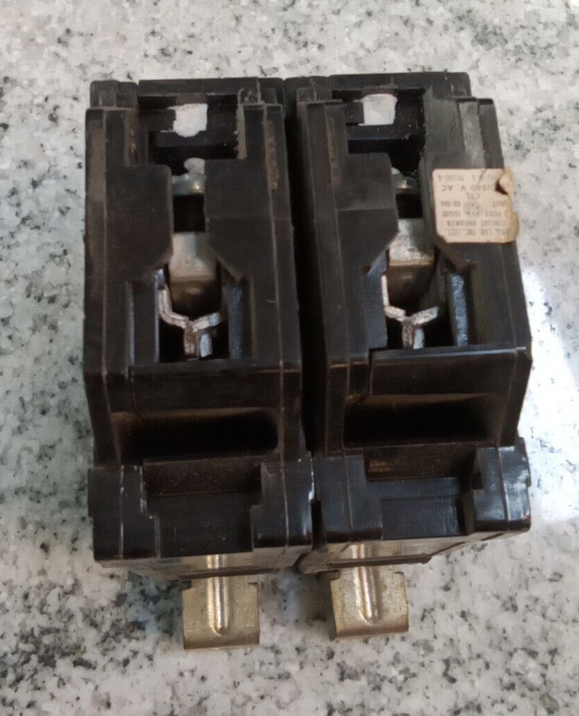 General Electric/Breaker/ TQB2120 /20A /2P/240V/TQL-AC/GROVE /Bolt-On/USE( L164