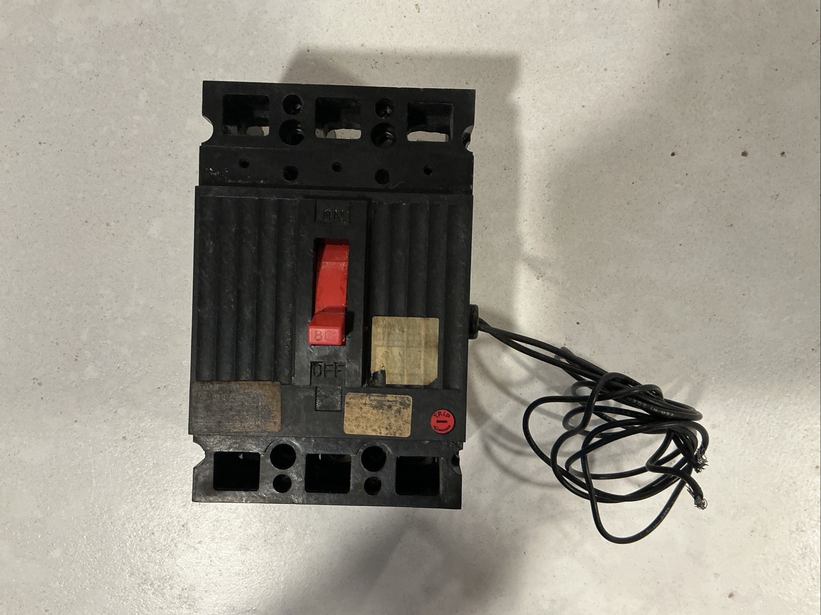 Ge Thed 3 Pole 80 Amp 600Vac Thed136080 Circuit Breaker With Built In Shunt Trip