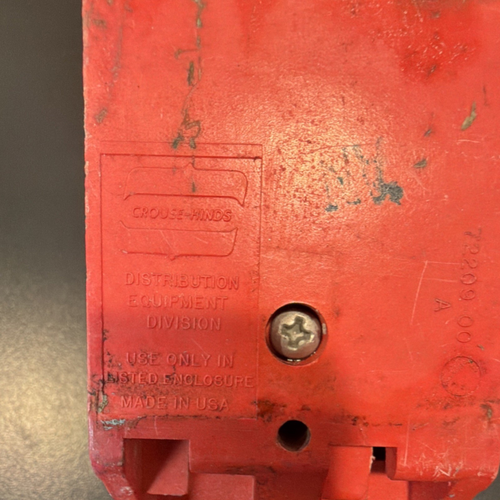 Crouse-Hinds 125A 2-Pole Circuit Breaker Panel Mount On/Off Red Screw Terminal