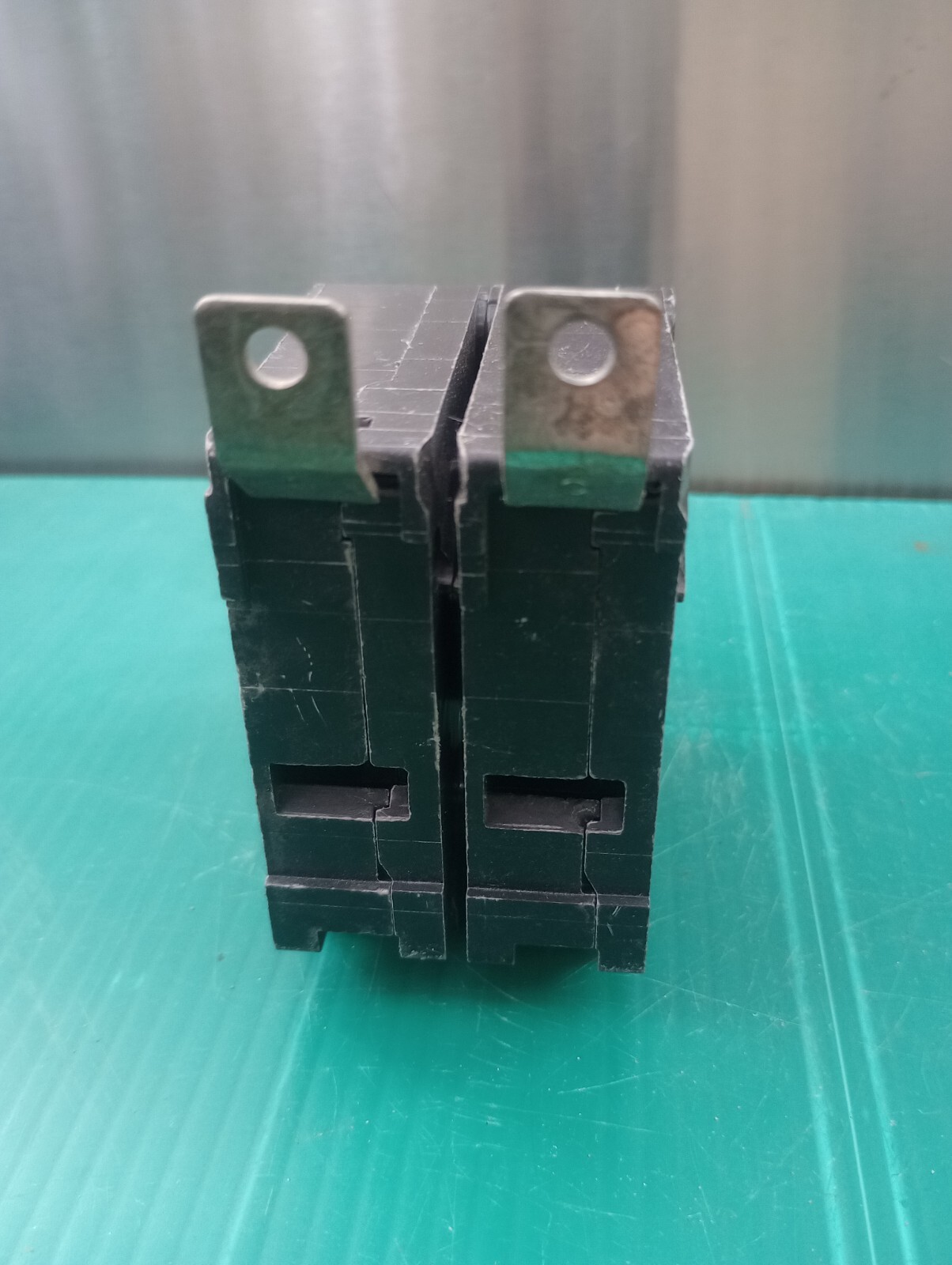 Siemens B290H 90 Amp 2 Pole Circuit Breaker Bolt-on Type BLH 120/240VAC