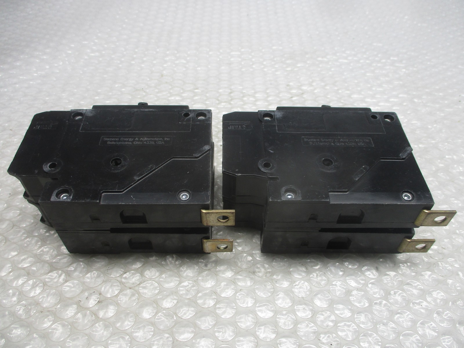 SIEMENS BQD120 BREAKER 1POLE 20AMP LOT OF 4 (AS PICTURED) UNMP