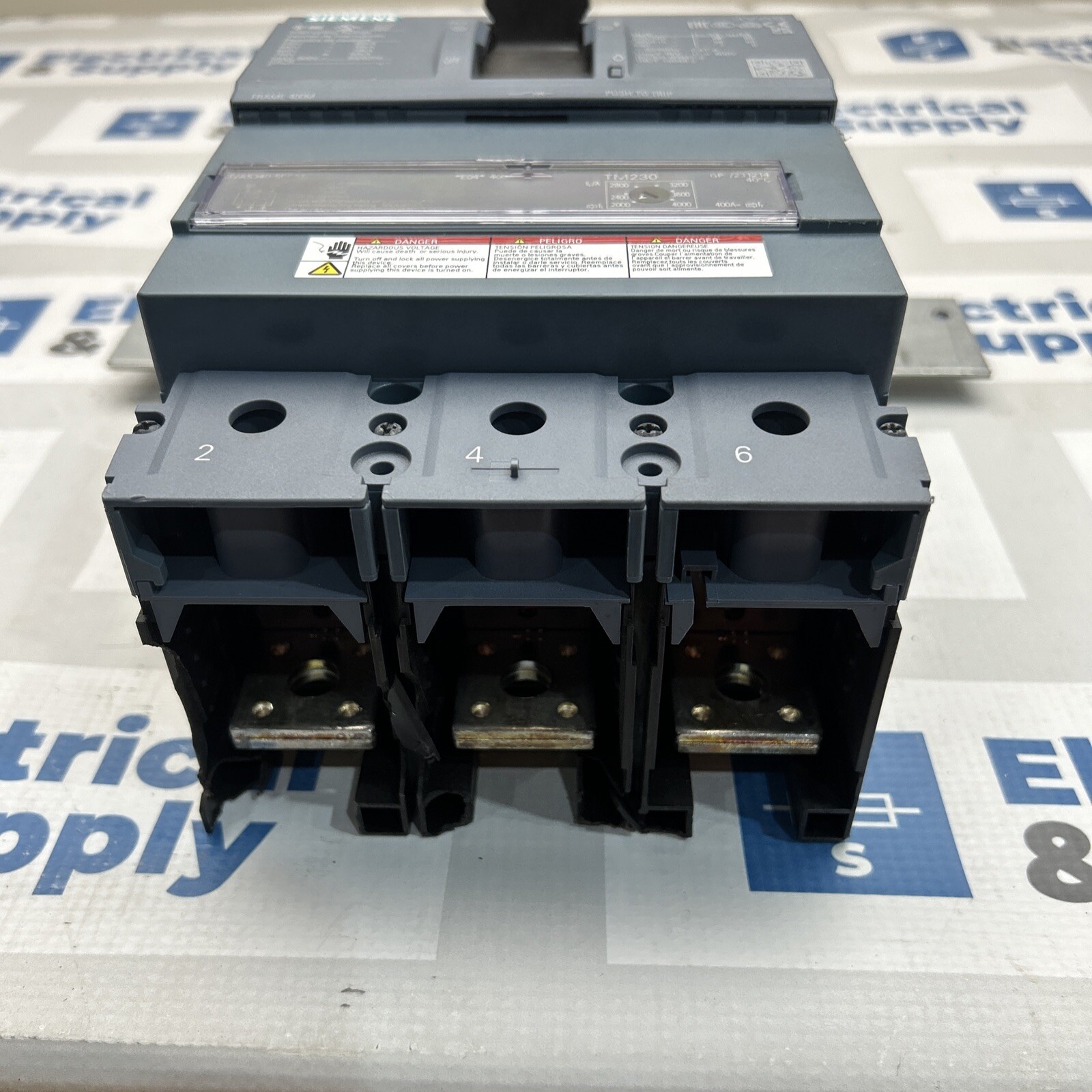 3VA5340-5EC31-0AA0 SIEMENS 3 POLE 400A 600 VOLT CIRCUIT BREAKER