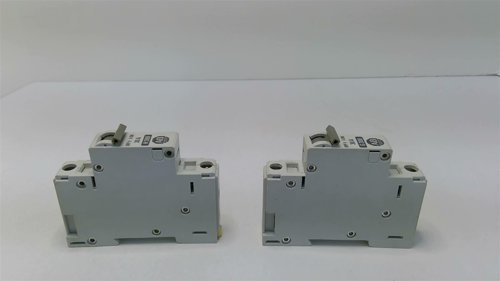 Allen Bradley 1492-CB1 H 300 Circuit Breaker 30A W/ Allen Bradley 1492-CB1 G 300