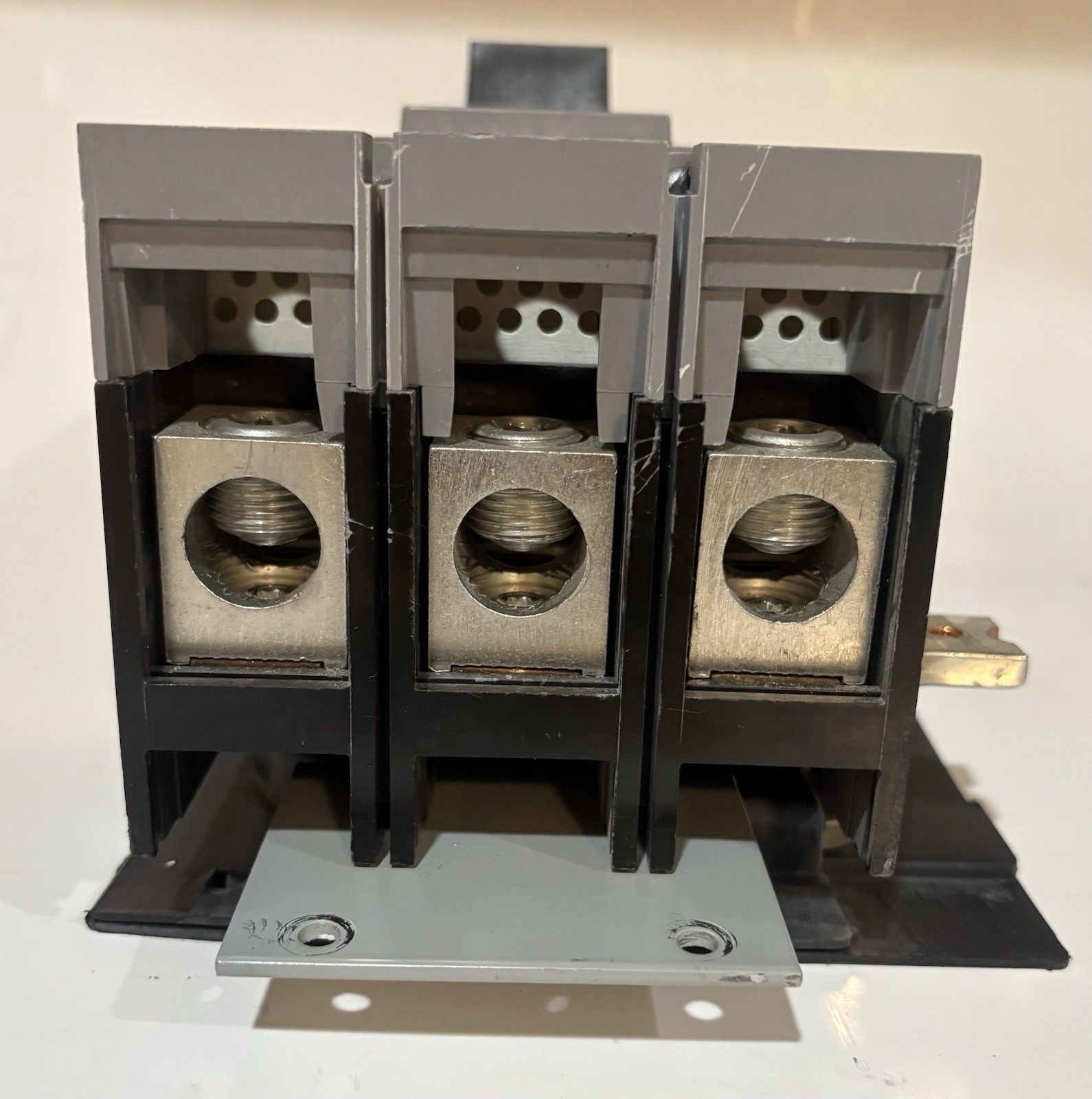 Siemens FXD63B250 250A Circuit Breaker – Gray