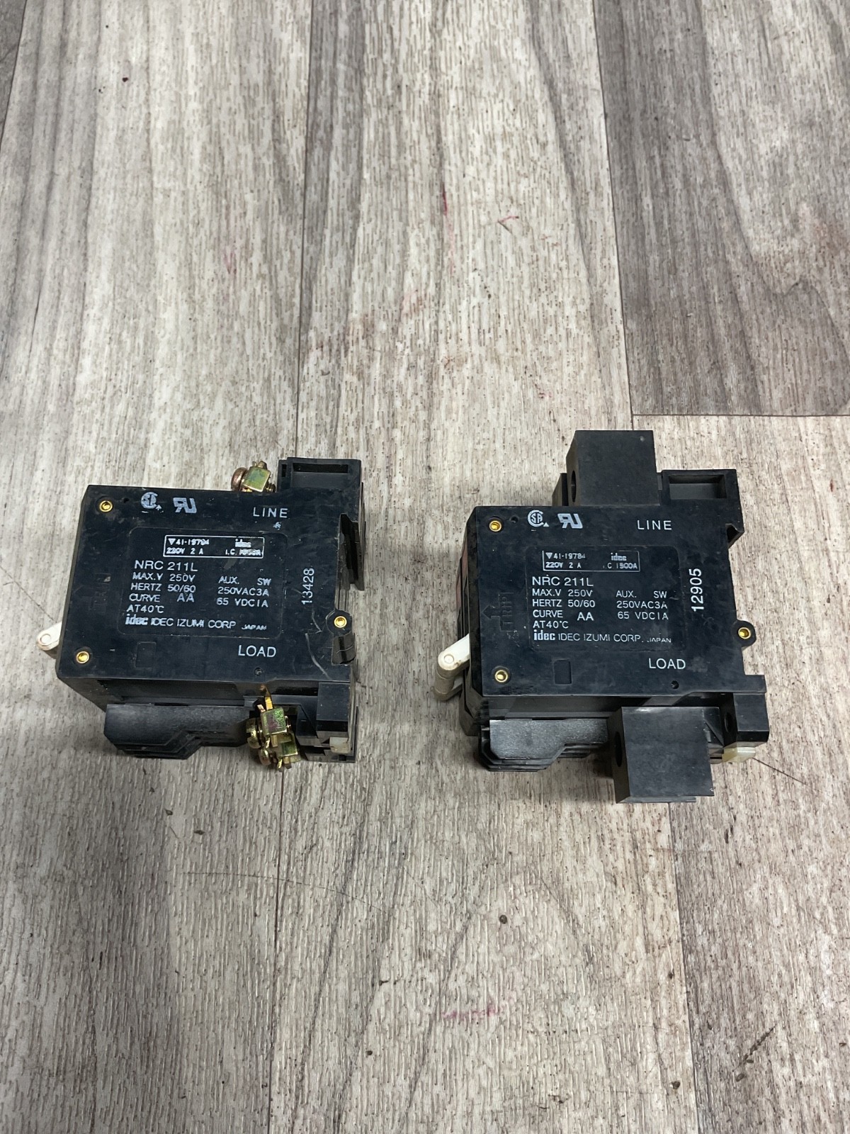 idec NRC 211L – 2-Pole Circuit Breaker Max V 220V – 2 amp * Lot of 2* #4206A20