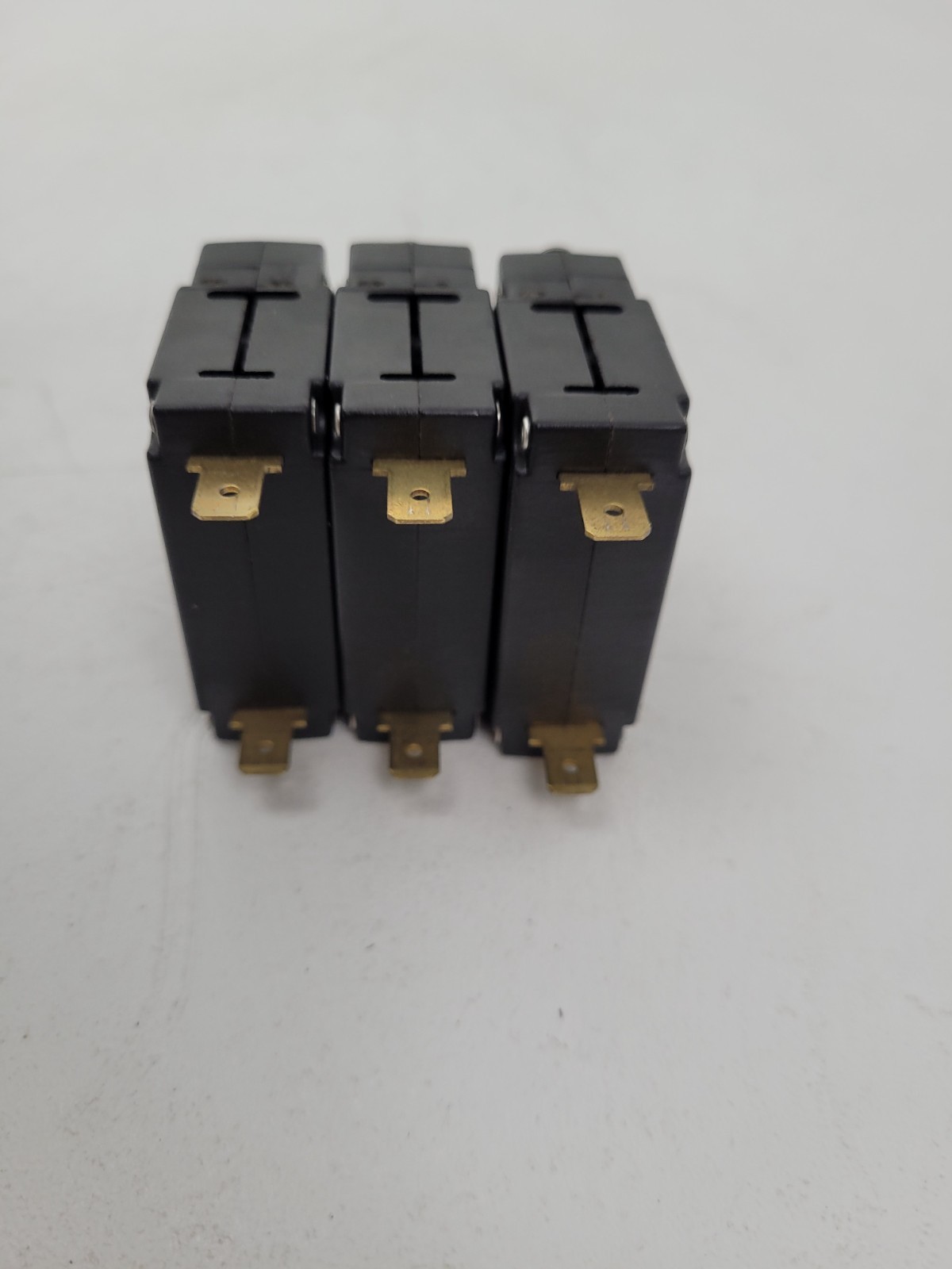 (Lot of 3) W67-X2Q13-3 Potter & Brumfield 3 Amp Circuit Breaker- Next Day Option