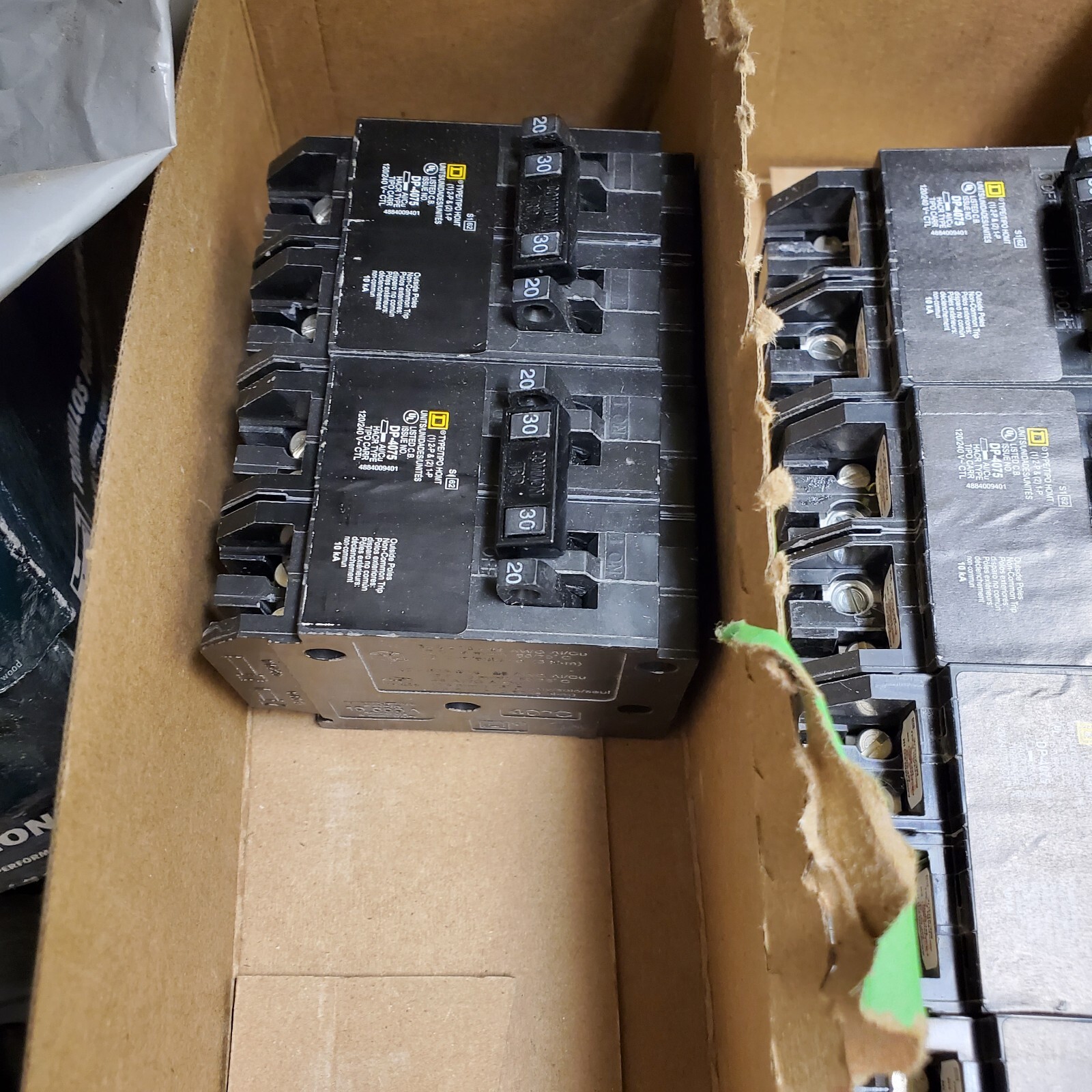 HOMT2020230CP Square D Homeline, Double Pole Quad Circuit Breaker