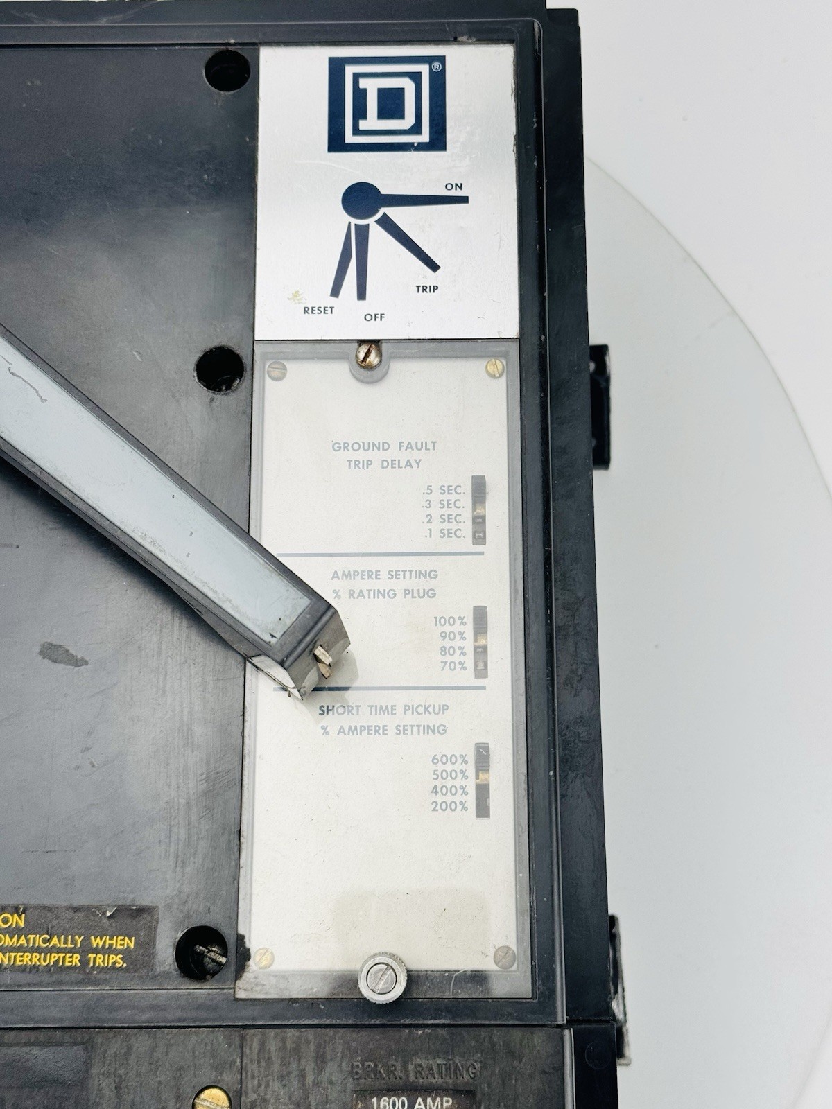 Square D Circuit Breaker PEF1636 1600 Amp 600 Volt 3 Pole Ground Fault