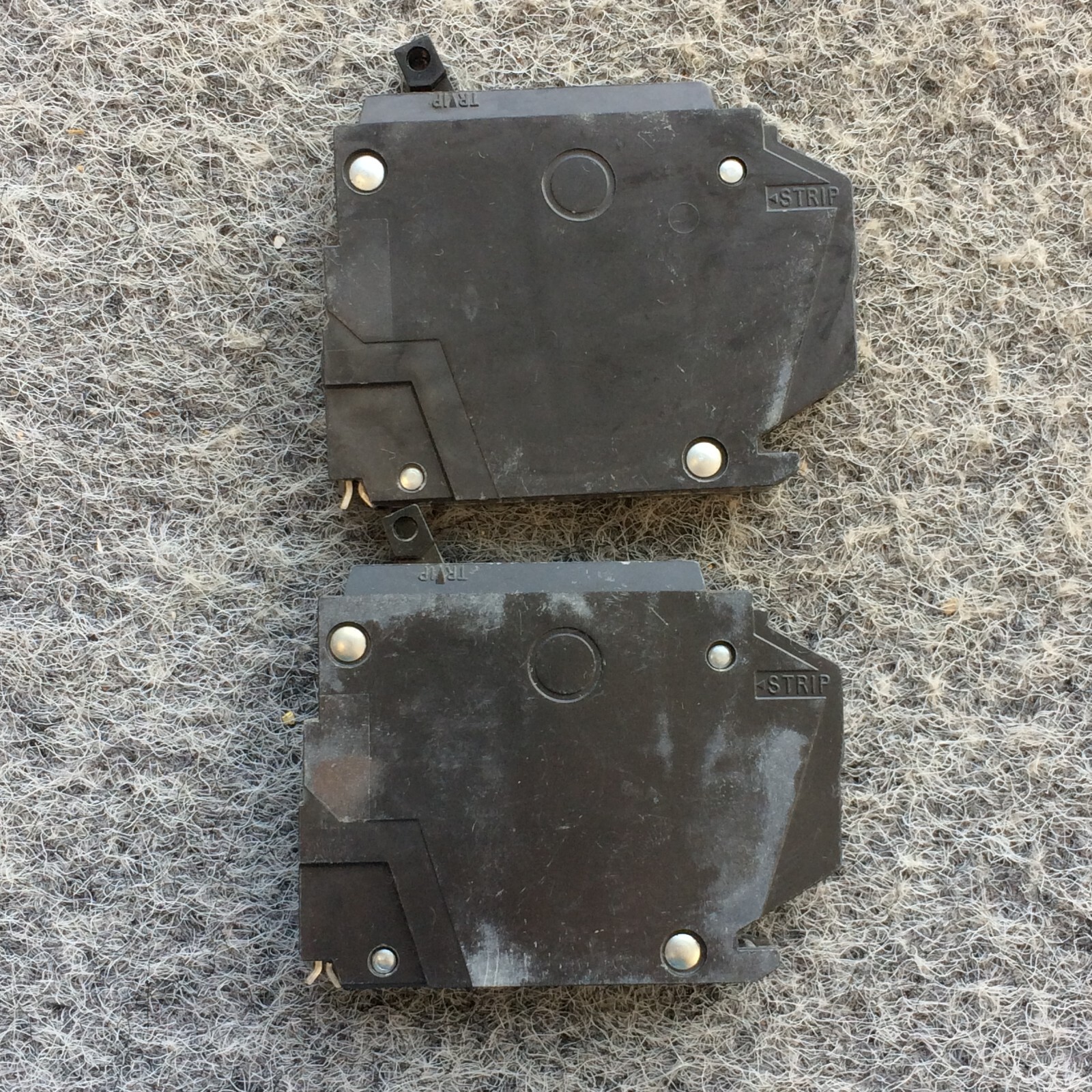 LOT OF 2 THQP120-GE 20A AMP 1P POLE 10kA@120/240V PLUG ON THIN BREAKER