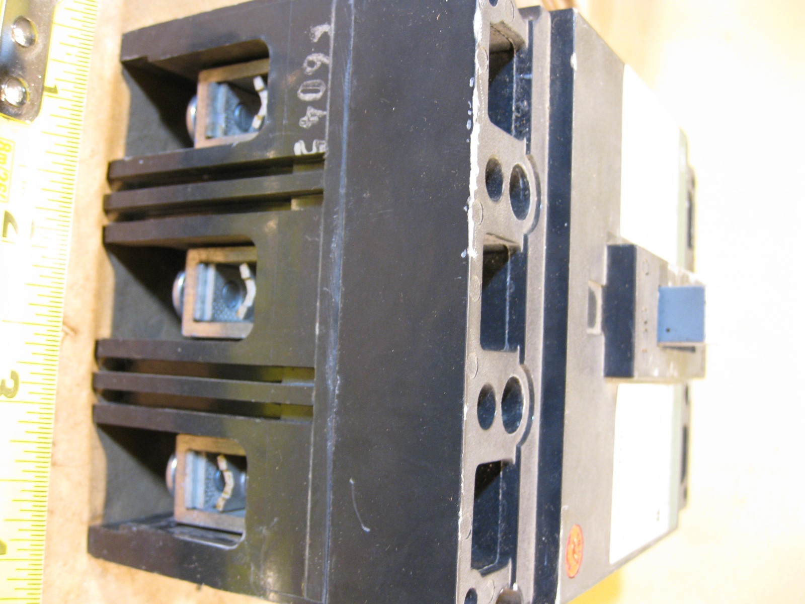 GE THED136045 HI-Break 45 A Circuit Breaker 600V 3 Pole Green Label 45 AMP