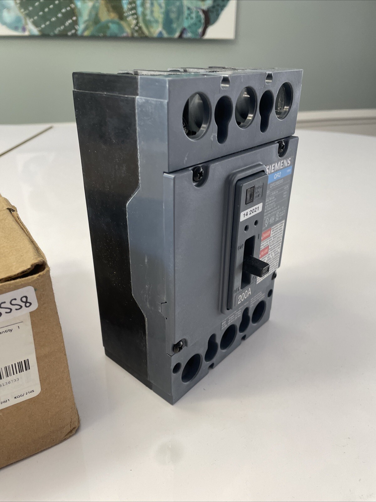 Siemens QR23B200L Low Voltage Molded Case Circuit Breaker 3P 200A 10KA (SSS8)