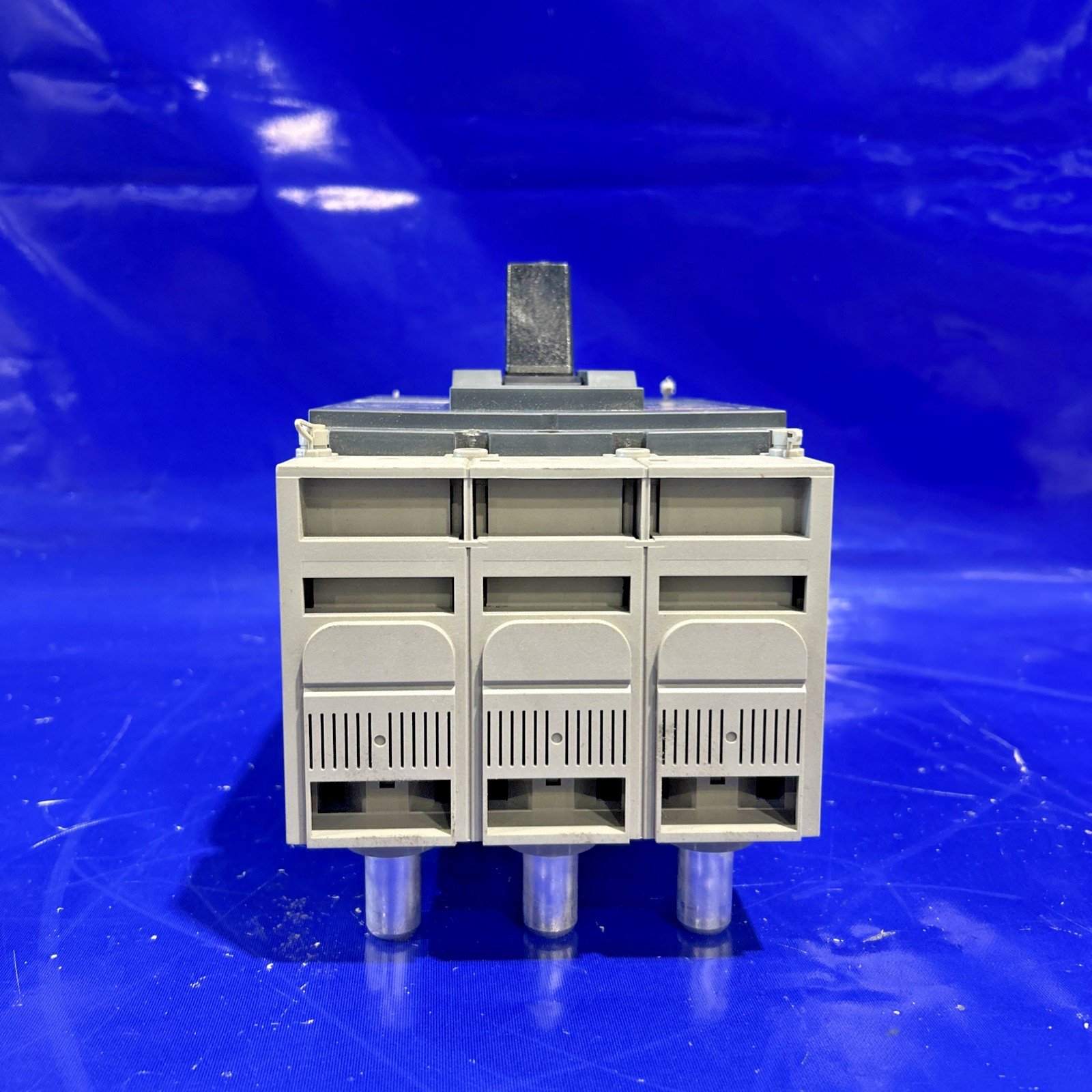 NSJ600A 600 Amp 600V 3 Pole Merlin Gerlin Circuit Breaker🟦
