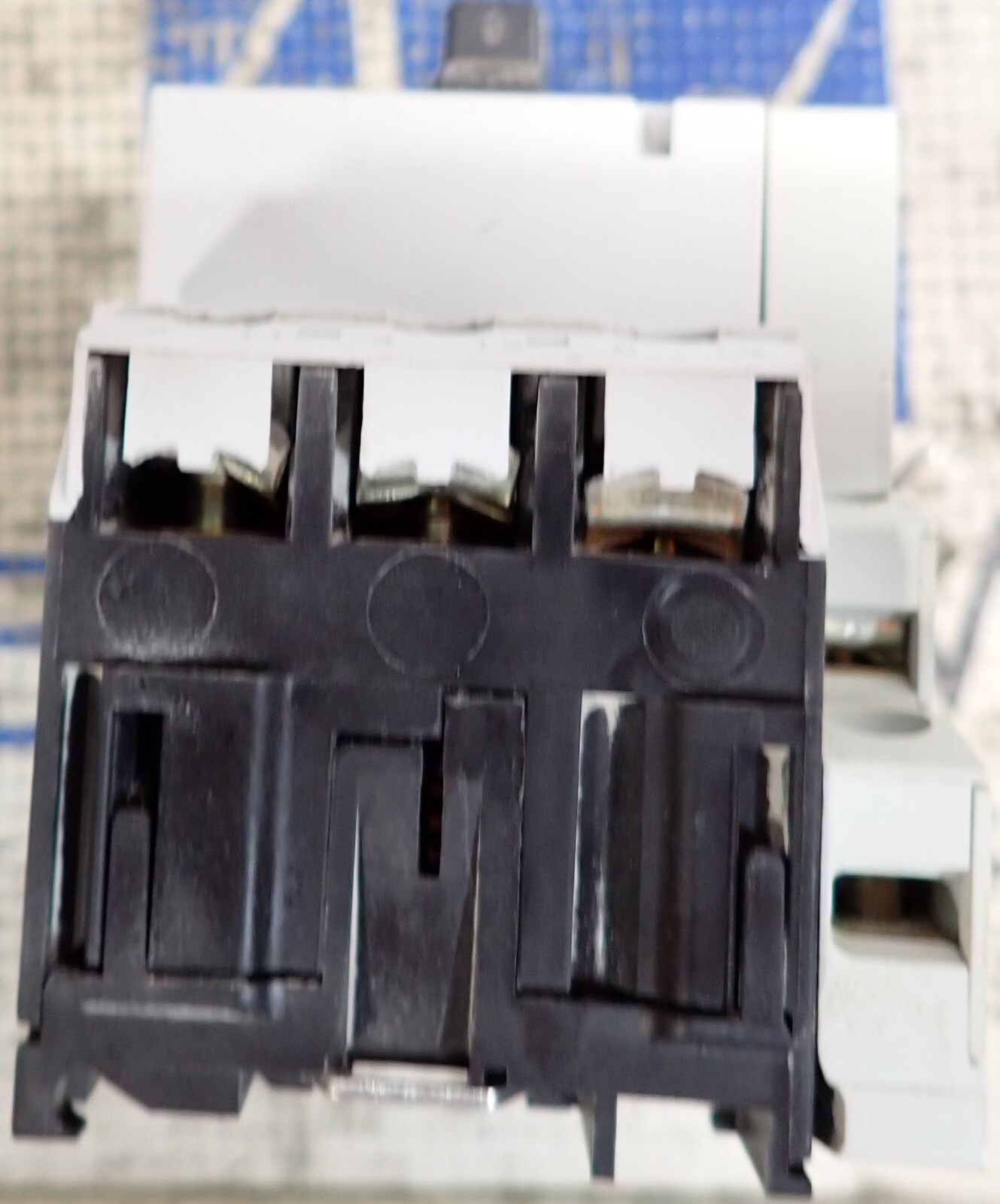 Moeller Motor Protecting Circuit Breaker PKZM0-2,5 1.6 – 2.5 A 690V – TESTED