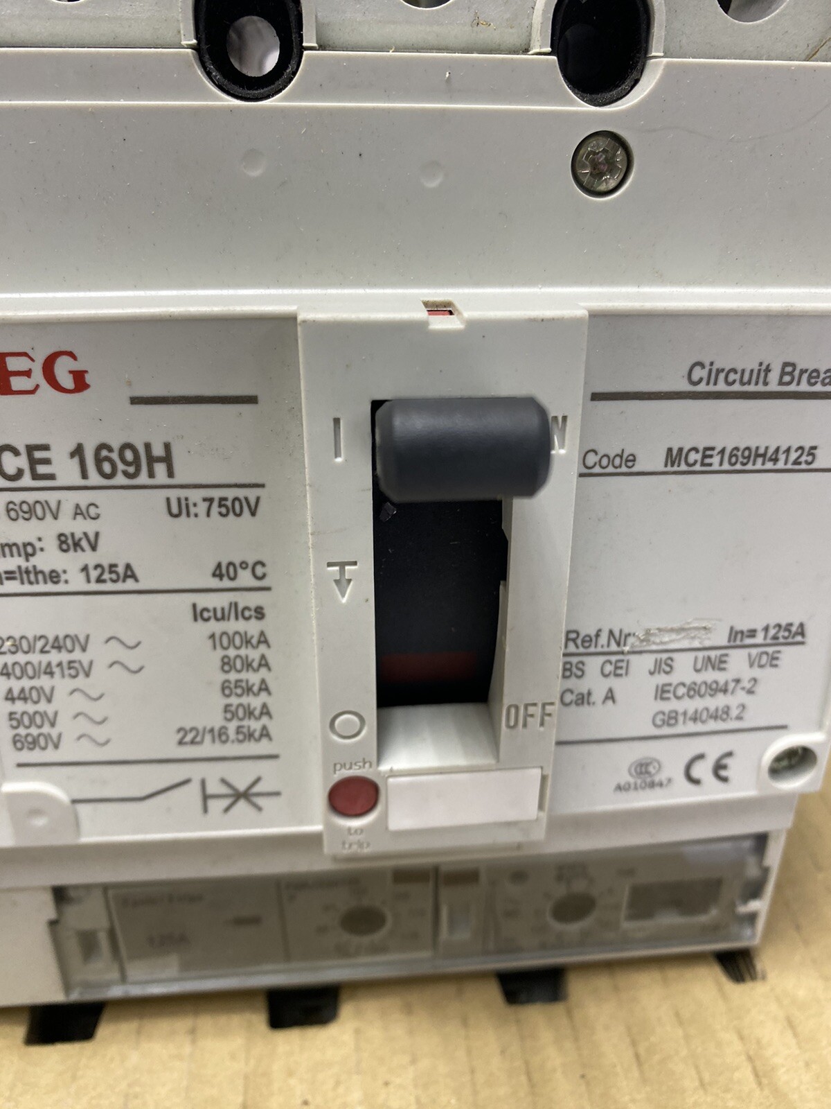AEG circuit breaker MCE 169H MCE139H4125 / 4 Pole 125A