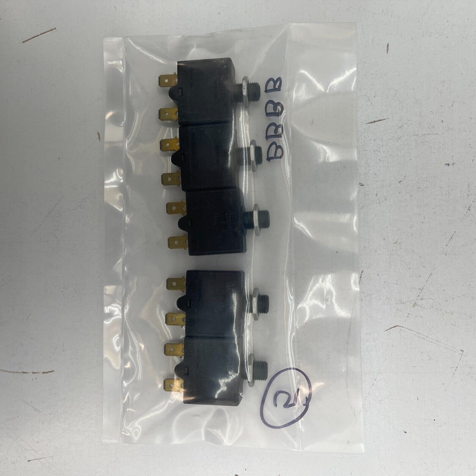 ETA 1658-G21-02-P10-25A Circuit Breaker Thermal 1Pole 25A 240VAC/28VDC – 5 Pcs