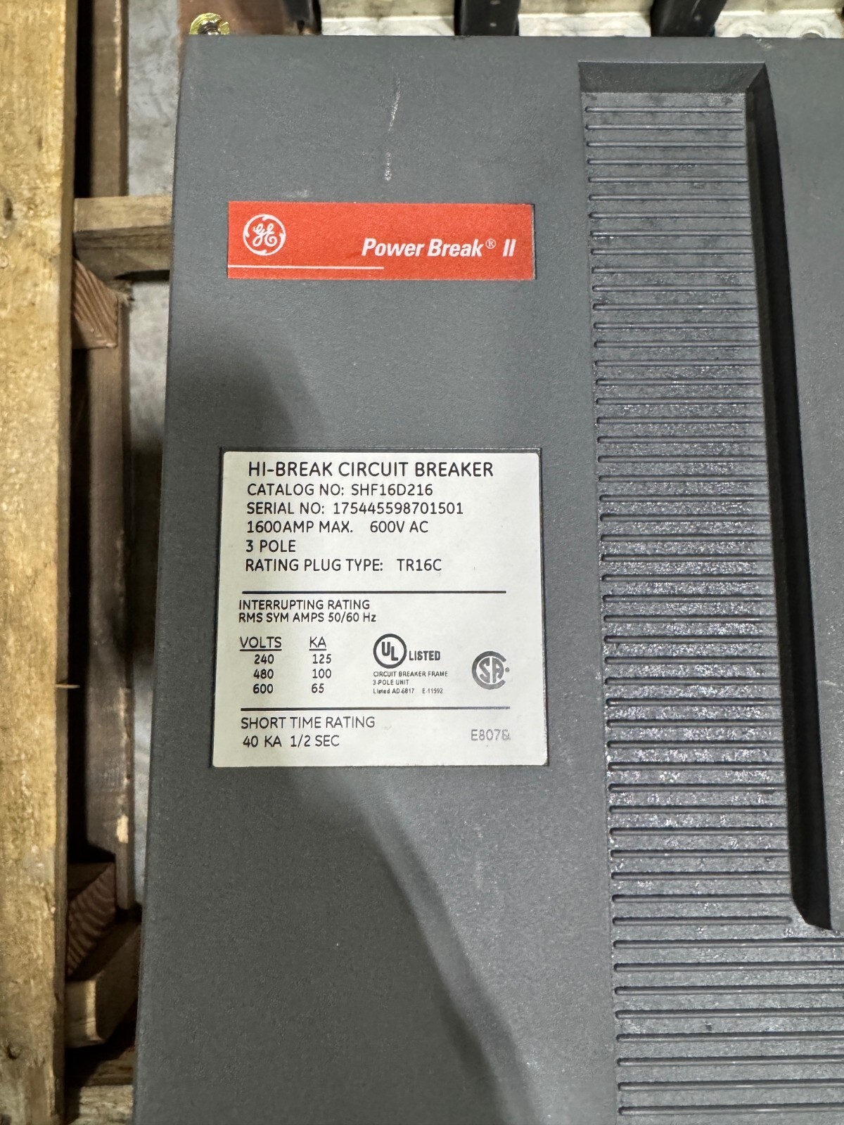 GE Power Break II SHF SHF16D216 3 Pole 1600 Amp 600v Circuit Breaker D216LIT2 LI