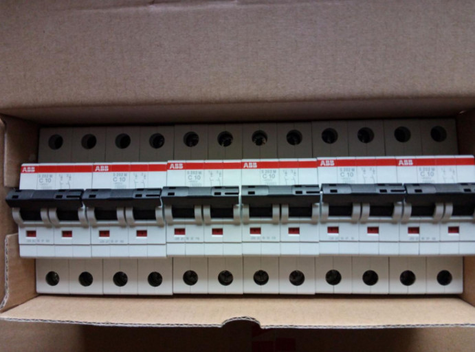 1PC New ABB S202M Series AC Air-Switch Circuit Breaker 2P C-Type Brand