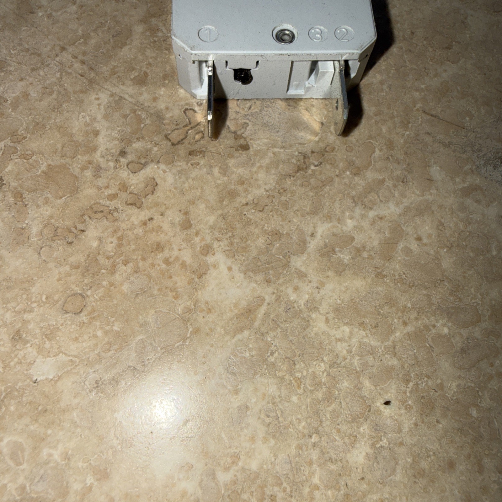 New E-T-A 15 Amp 250VAC-28VDC Resettable Circuit Breaker 127-P10-H-KF 15AMP
