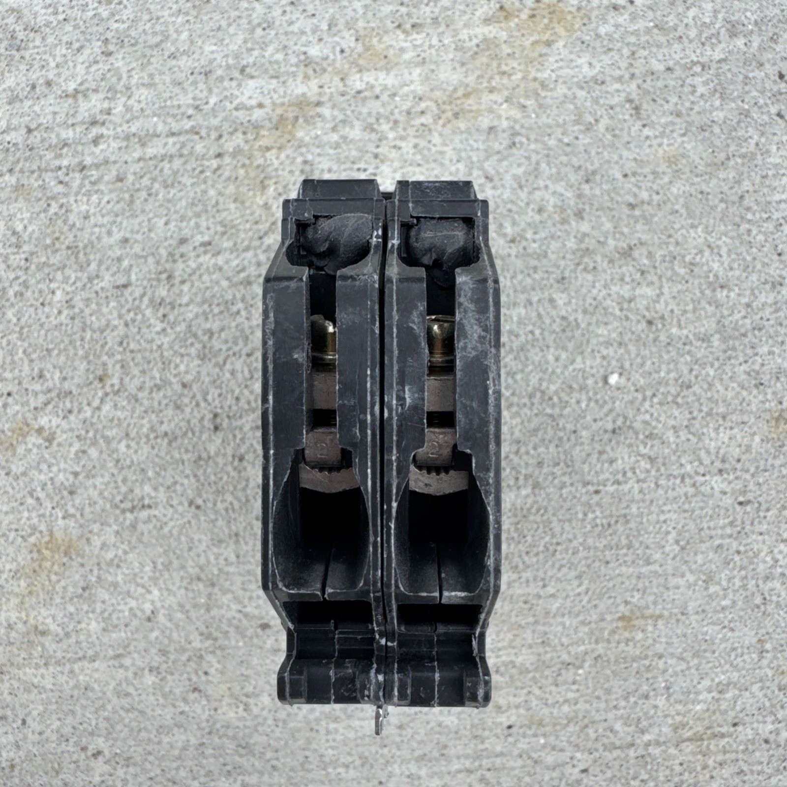 GE THQP230 30 Amp 2 Pole 120/240V Thin Plug-In Circuit Breaker Q-Line D44