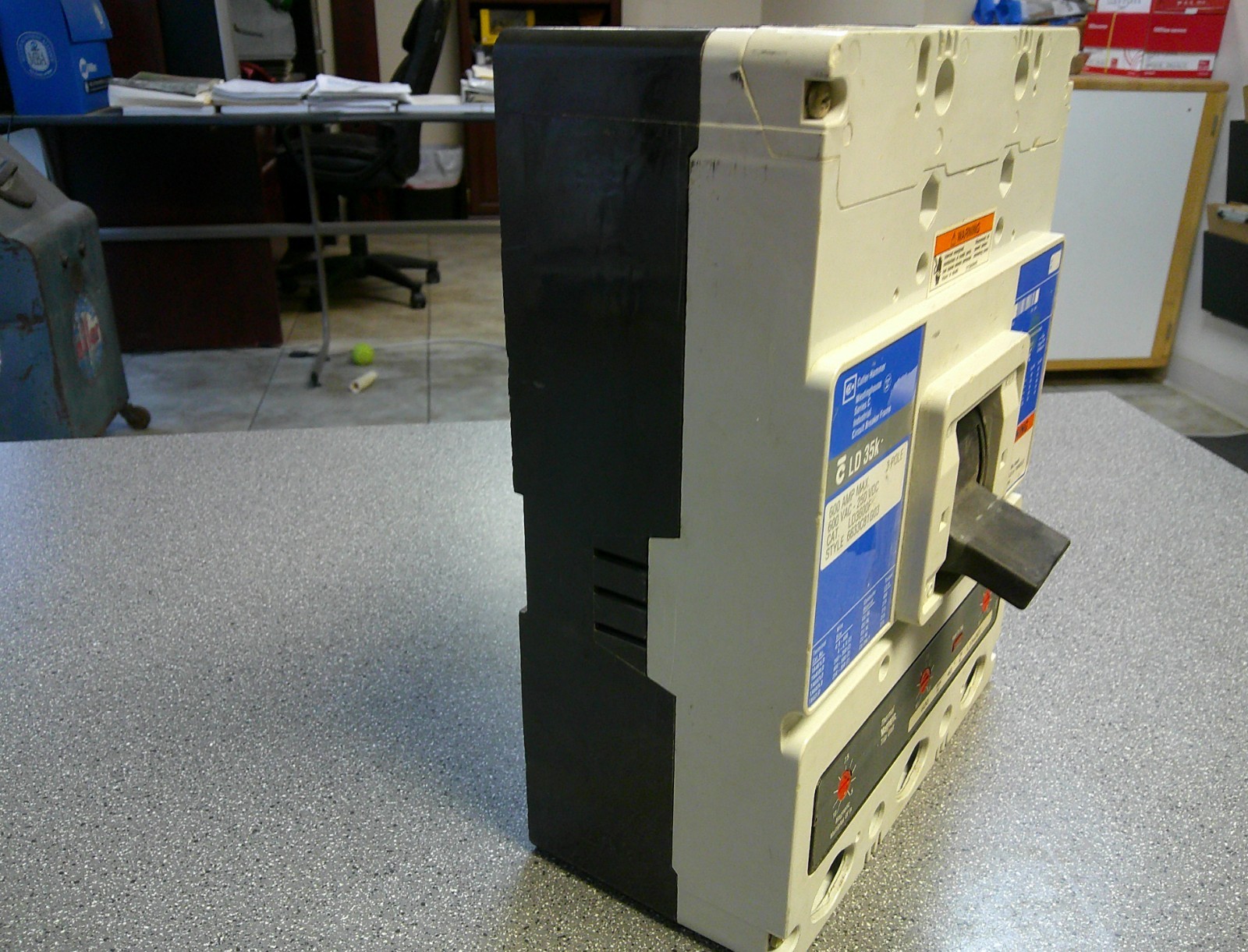 CUTLER HAMMER LD3600F 600 AMP 600 VOLT CIRCUIT BREAKER WITH MAGNETIC TRIP