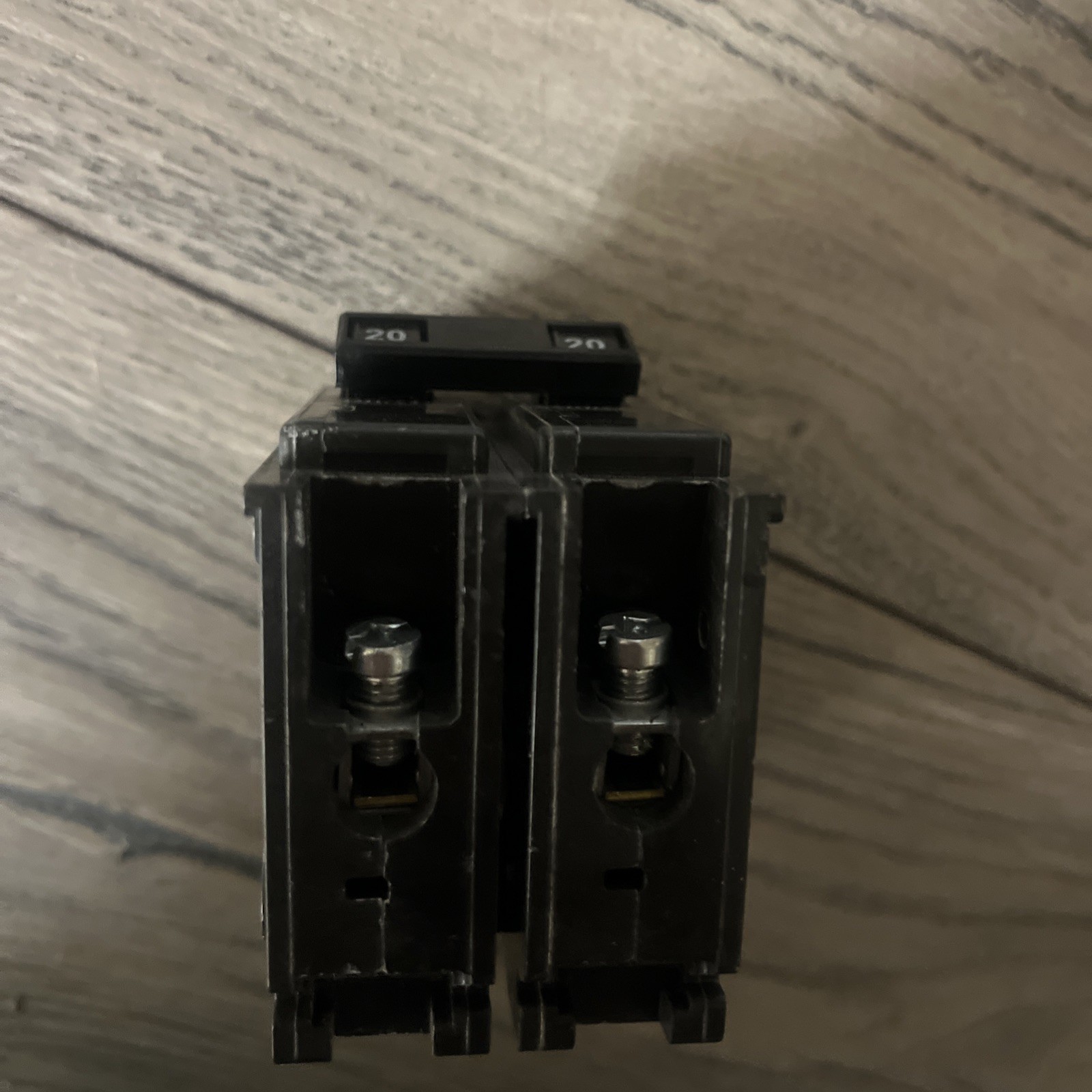 Westinghouse QBHW2020 20 Amp 2 Pole Circuit Breaker Eaton Quicklag Bolt 240VAC