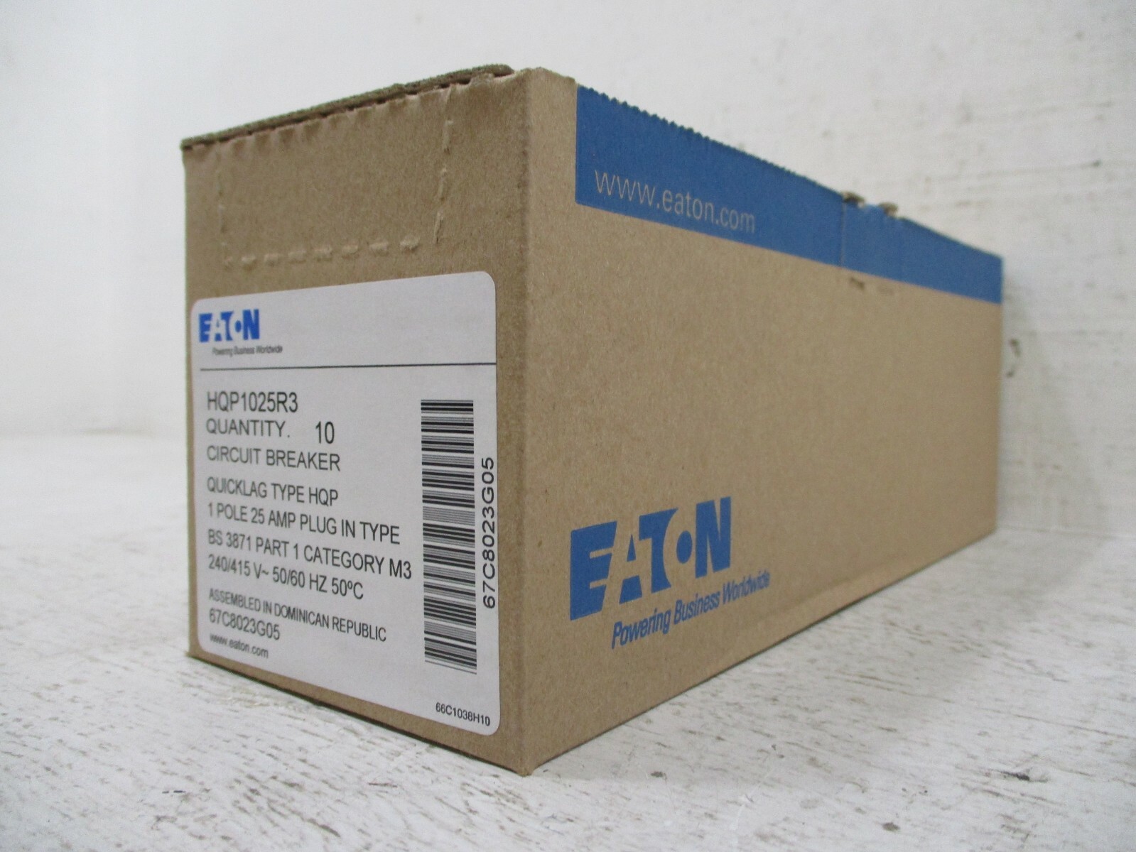 NEW Box of 10 Eaton HQP1025R3 Breakers 25 Amp 1-Pole 240/415V Type HQP Breaker