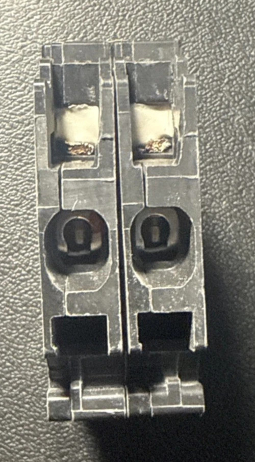 Lot of (4) Siemens 20A 1 Pole 120V Tandem Circuit Breaker