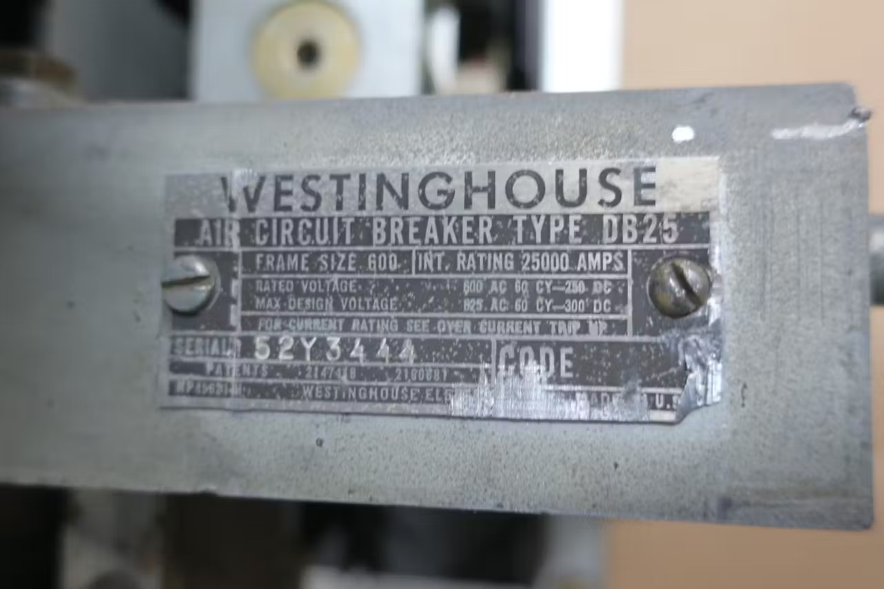 Westinghouse DB25 Size 600 Air Circuit Breaker 2500a Amp 600v-ac 250v-dc