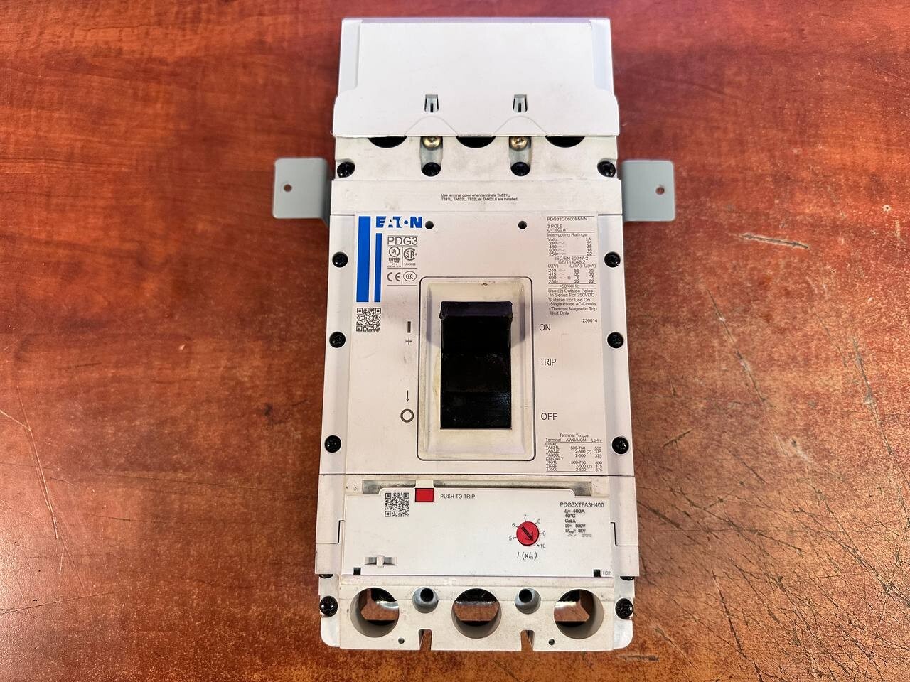 Eaton Circuit Breaker PDG33G0600FNNN 3-Pole 400A 600V w/ Trip Unit PDG3XTFA3H400