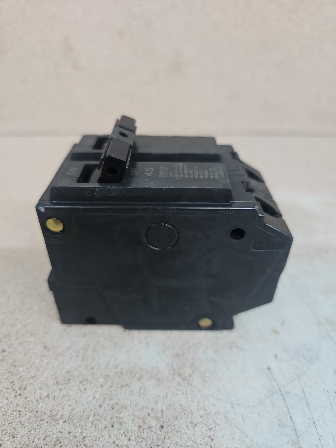 1) New Take Out GE THQL2145 2 Pole 45 Amp 120/240V THQL Circuit Breaker Chipped