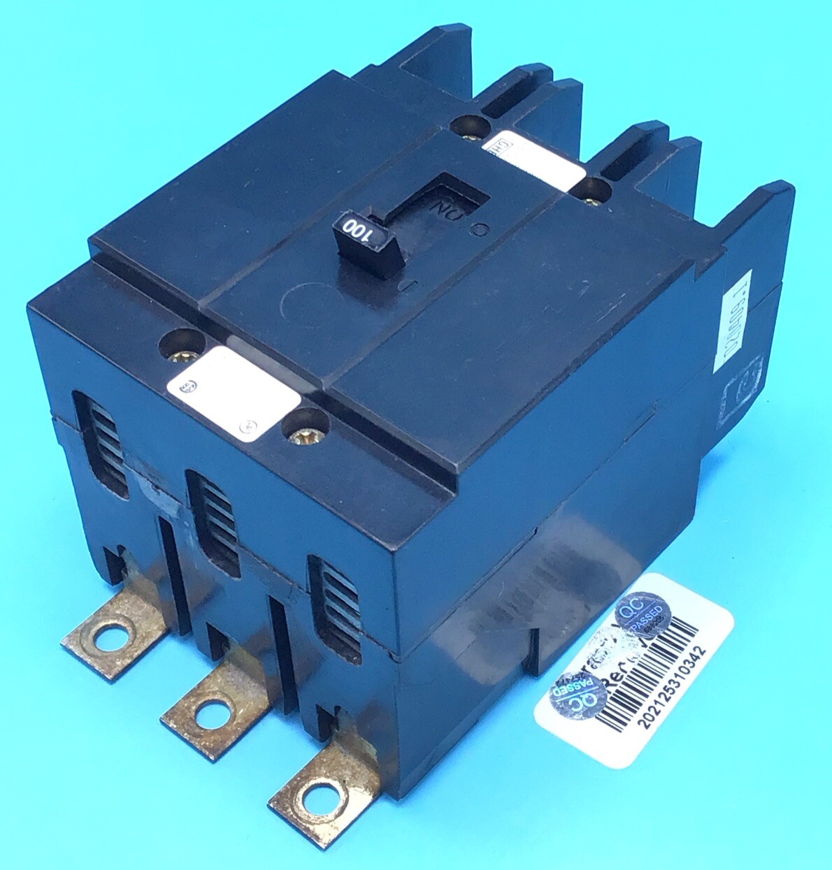New Circuit Breaker Eaton Cutler Hammer GHB3100 100 Amp 3 Pole 277/480 Bolt On