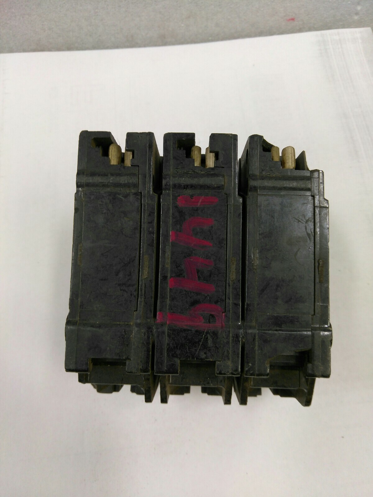 GE TQL32020 3P 20A 240VA Plug-In, GROVE Model TQL-AC Breaker CHIPS (14CB3