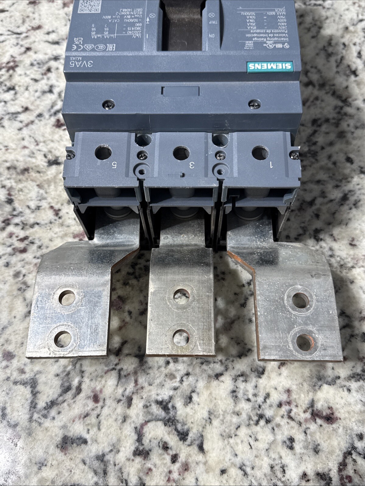 3VA5340-5EC31-0AA0 SIEMENS 3 POLE 400A 600 VOLT CIRCUIT BREAKER